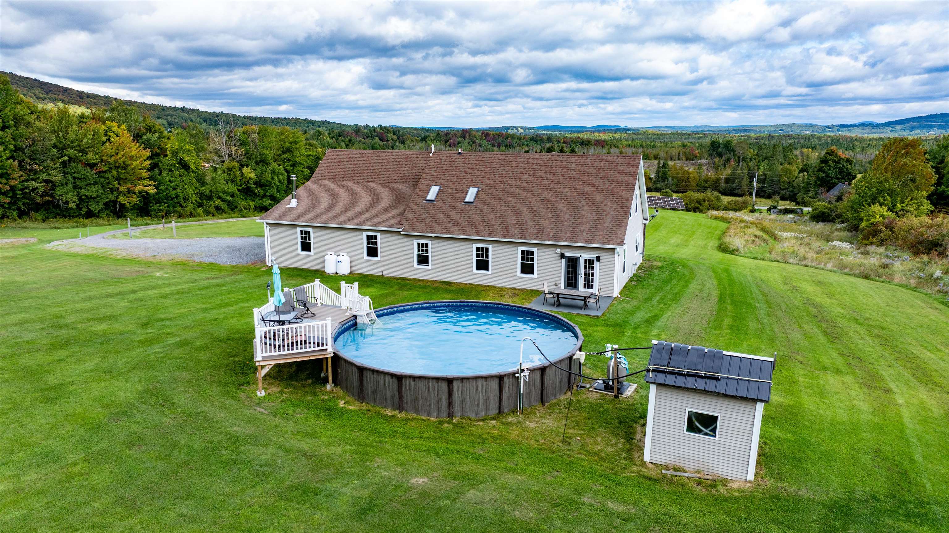 370 Cook Road Property Photo 4