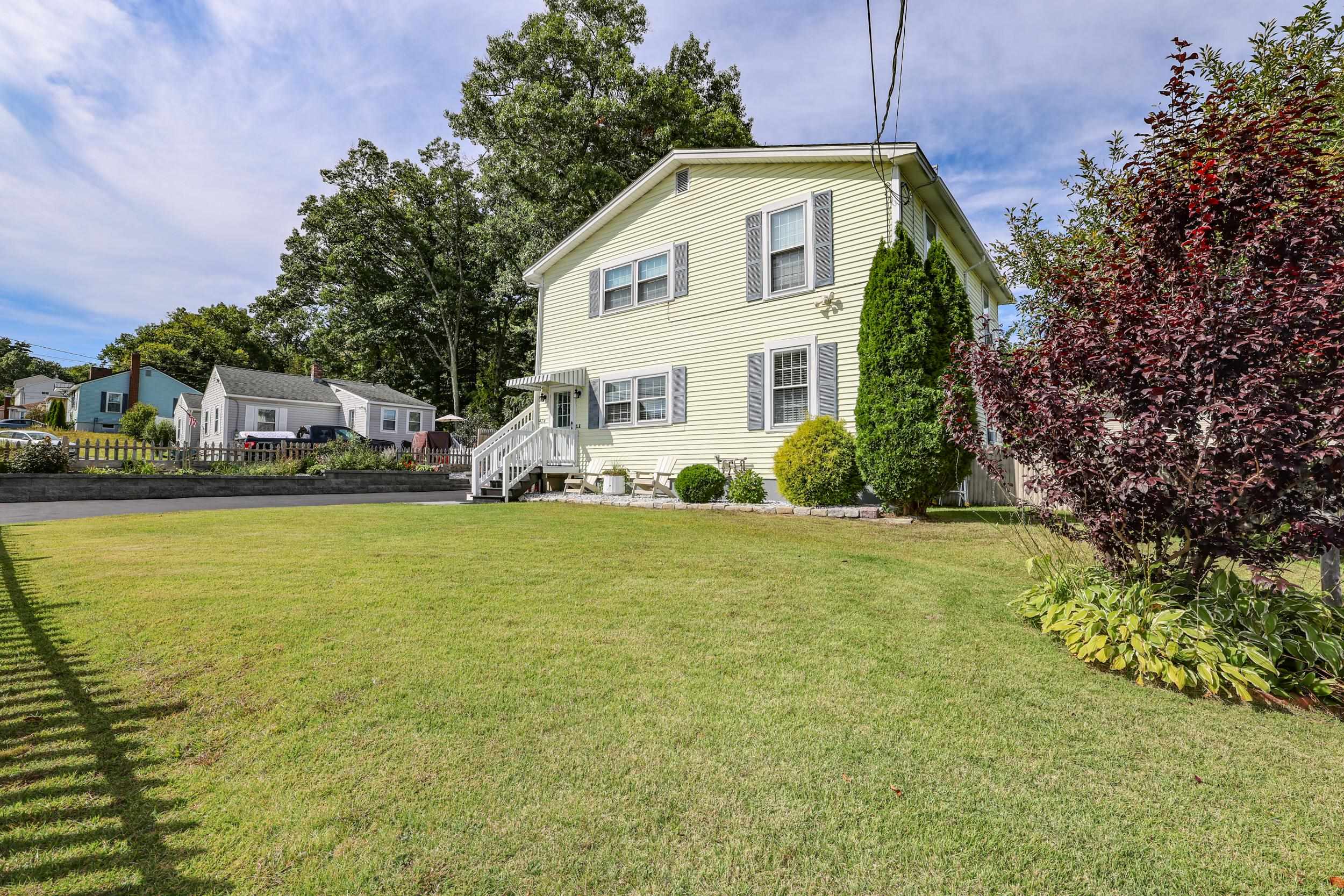 424 Gold Street Property Photo 5