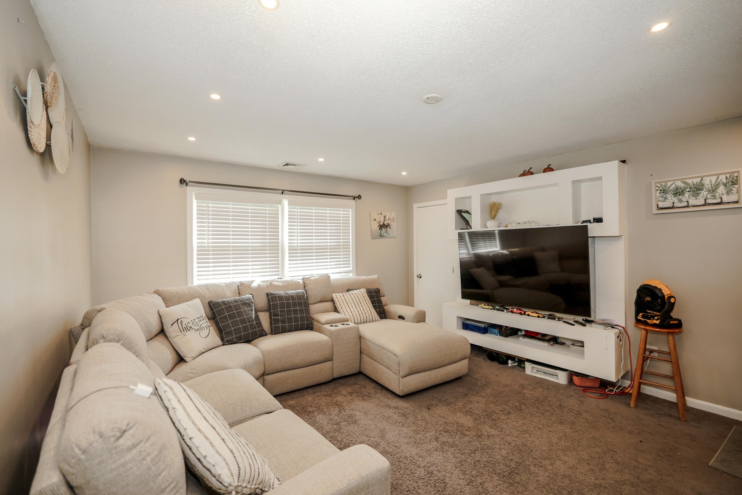 424 Gold Street Property Photo 43