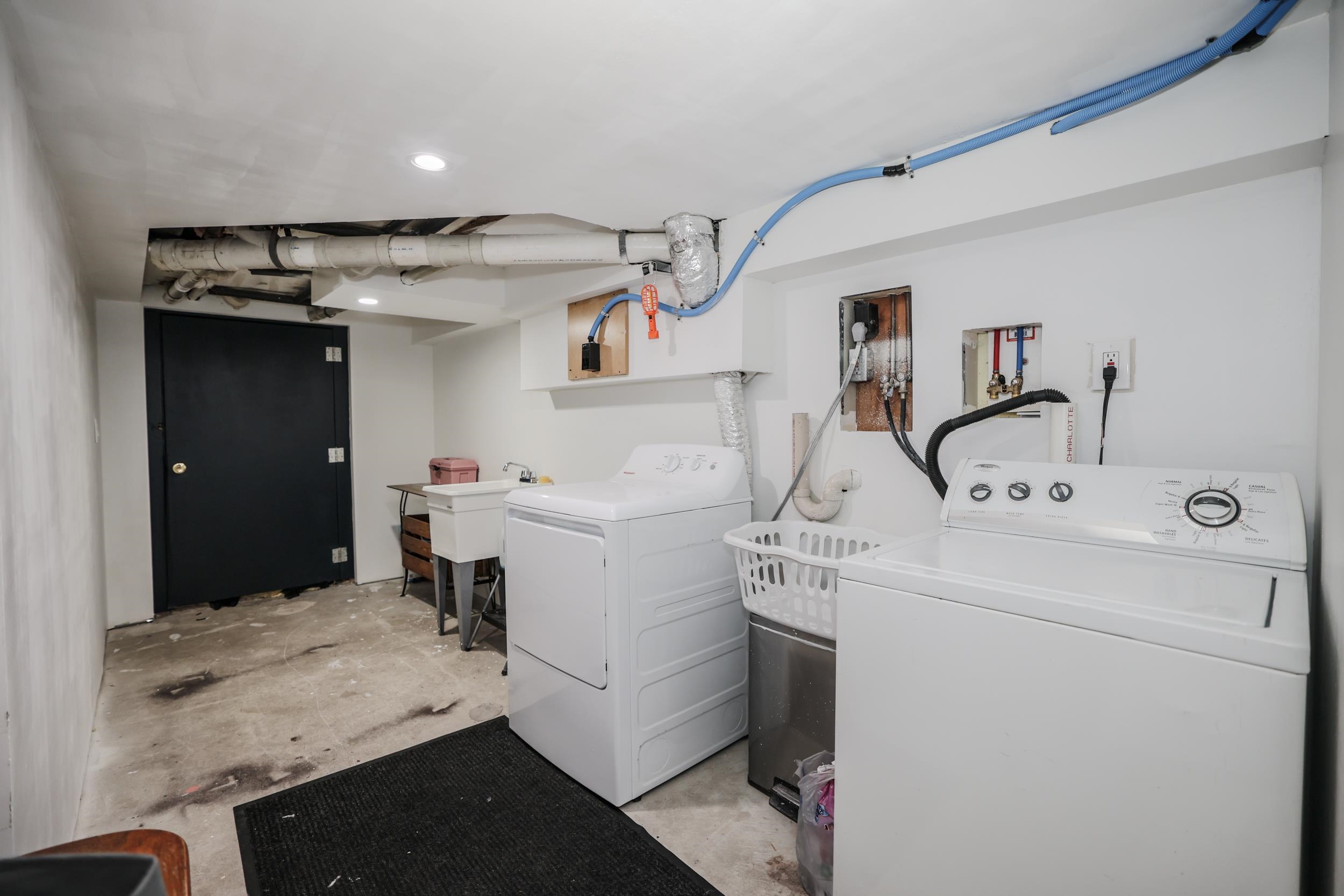 424 Gold Street Property Photo 52