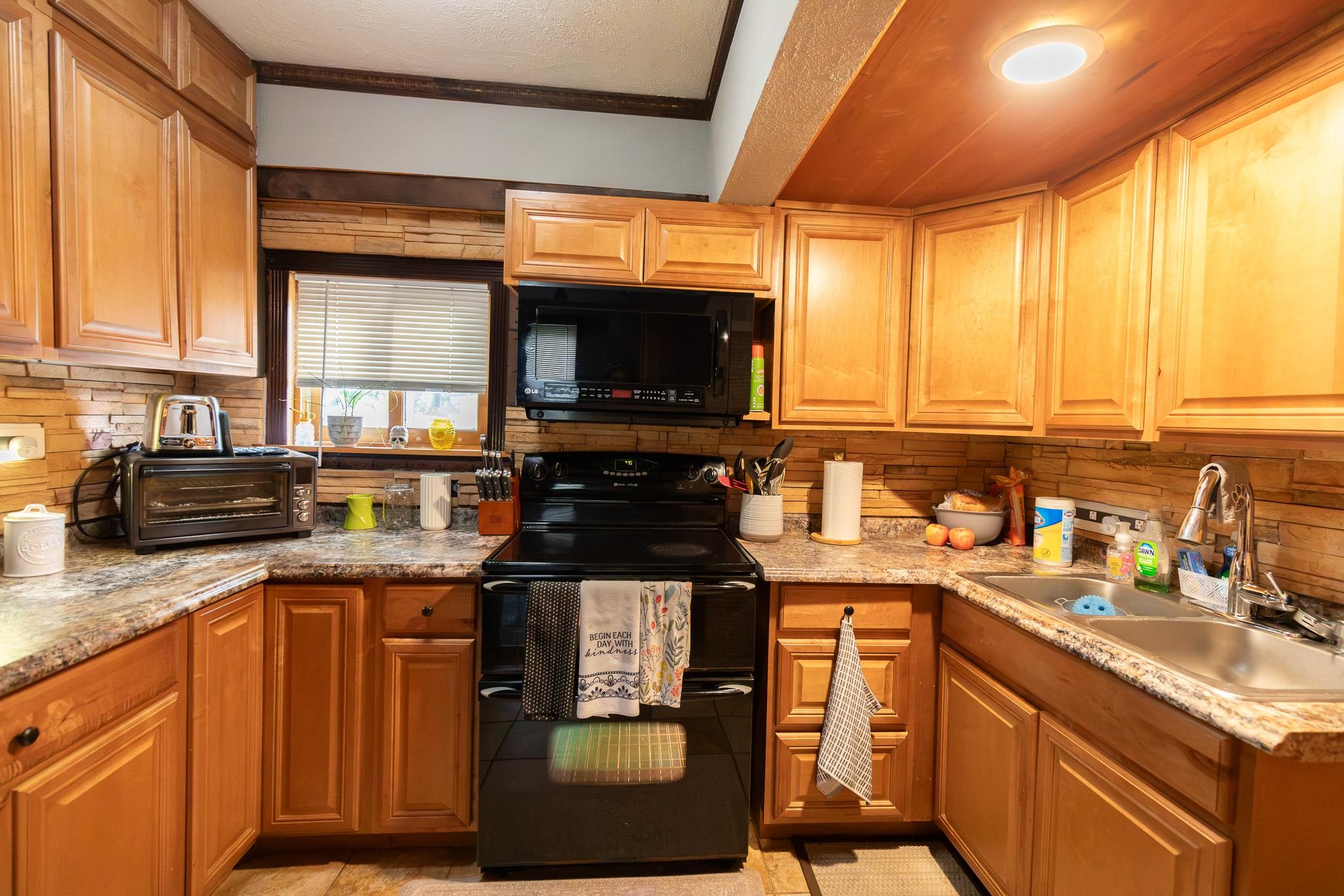 43 Broadway Property Photo 6
