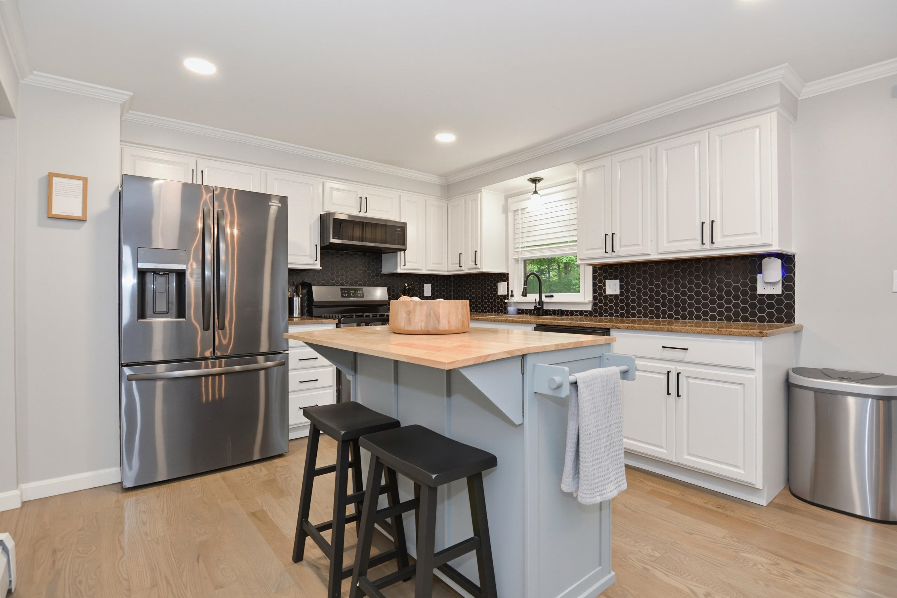 178 Island Pond Road Property Photo 7