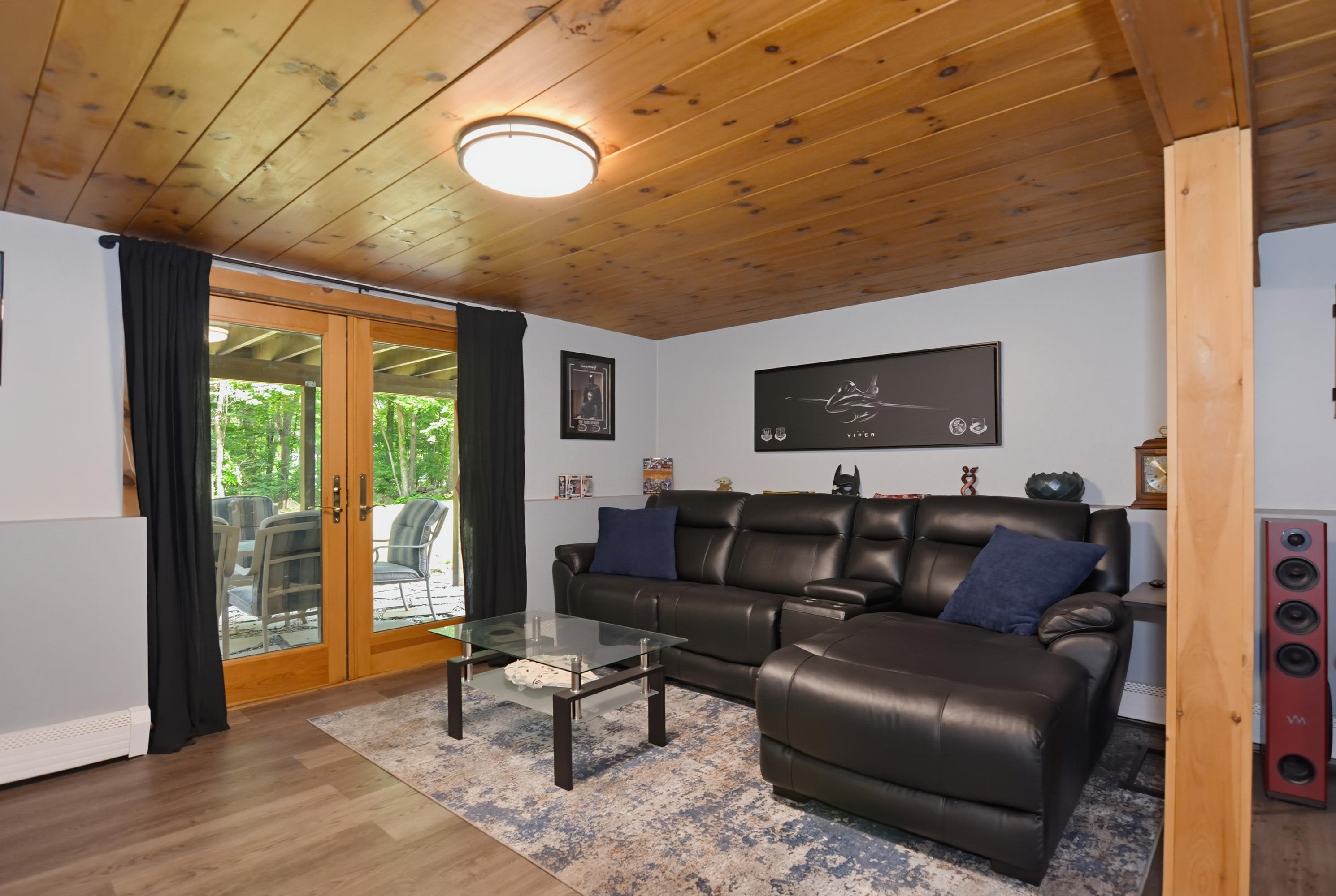 178 Island Pond Road Property Photo 23