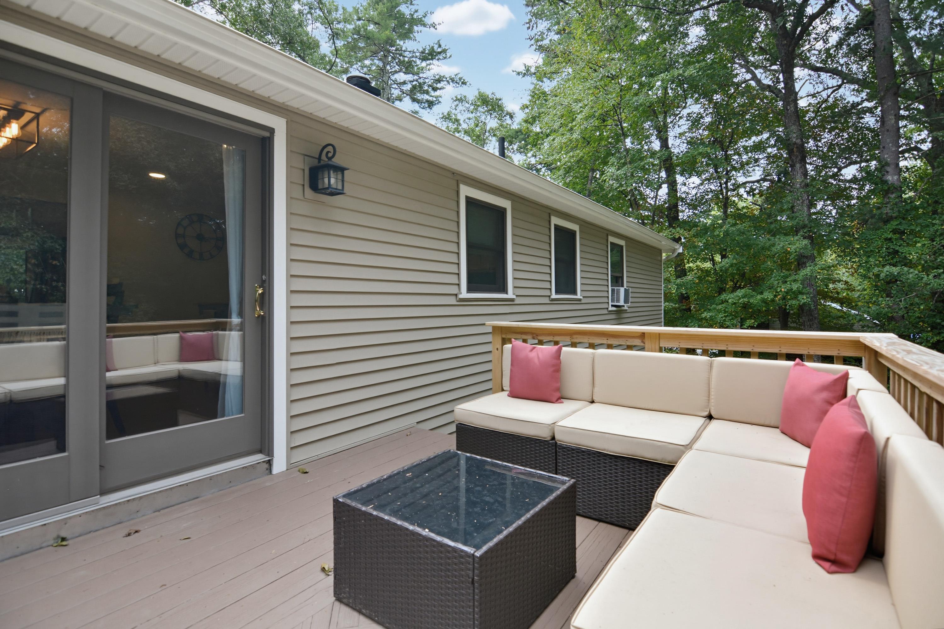 178 Island Pond Road Property Photo 28