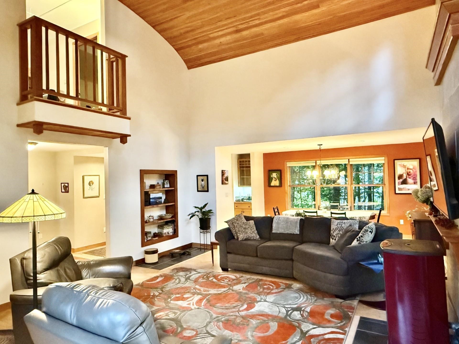 17 Echo Cove Property Photo 8