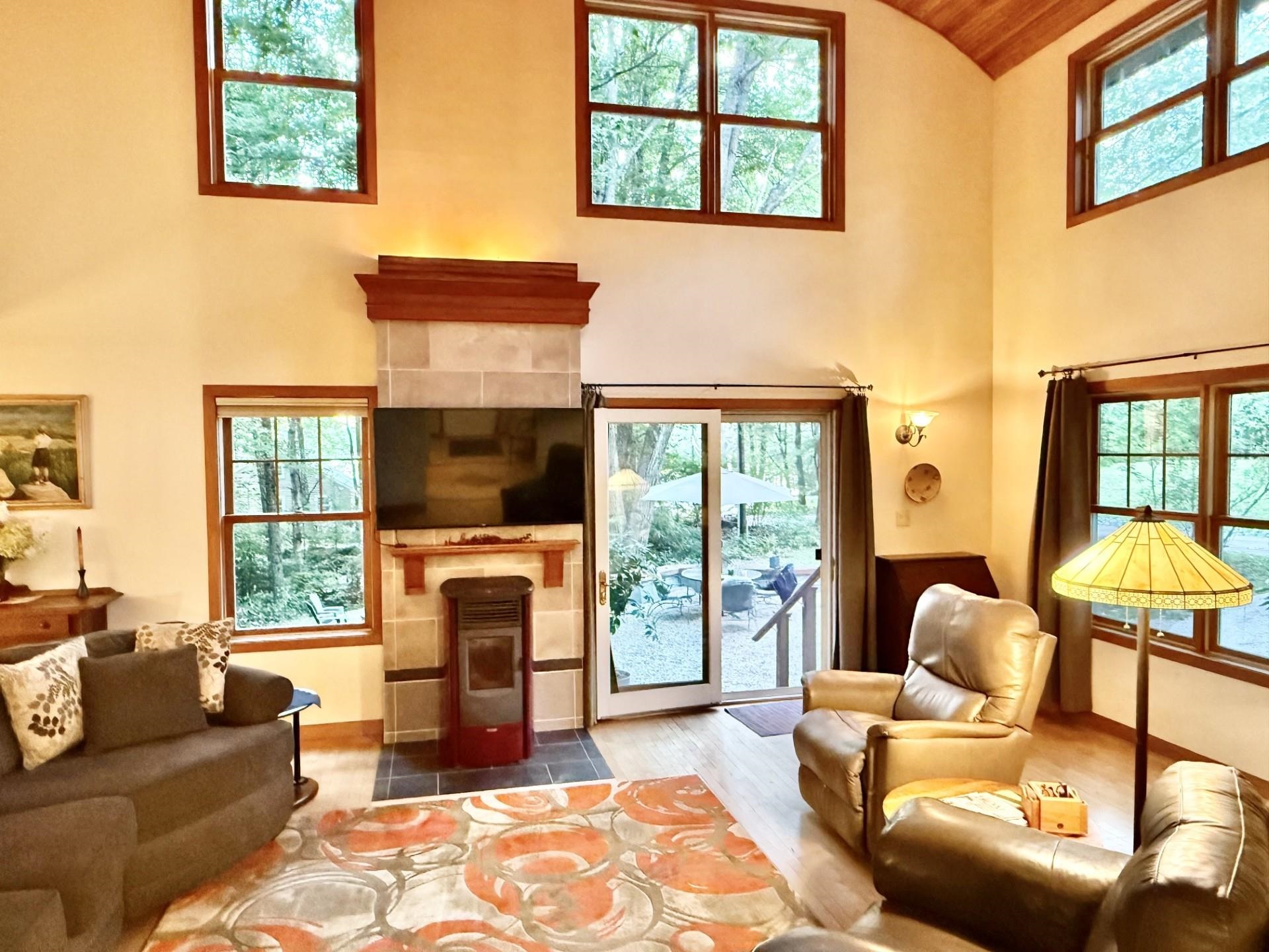 17 Echo Cove Property Photo 10