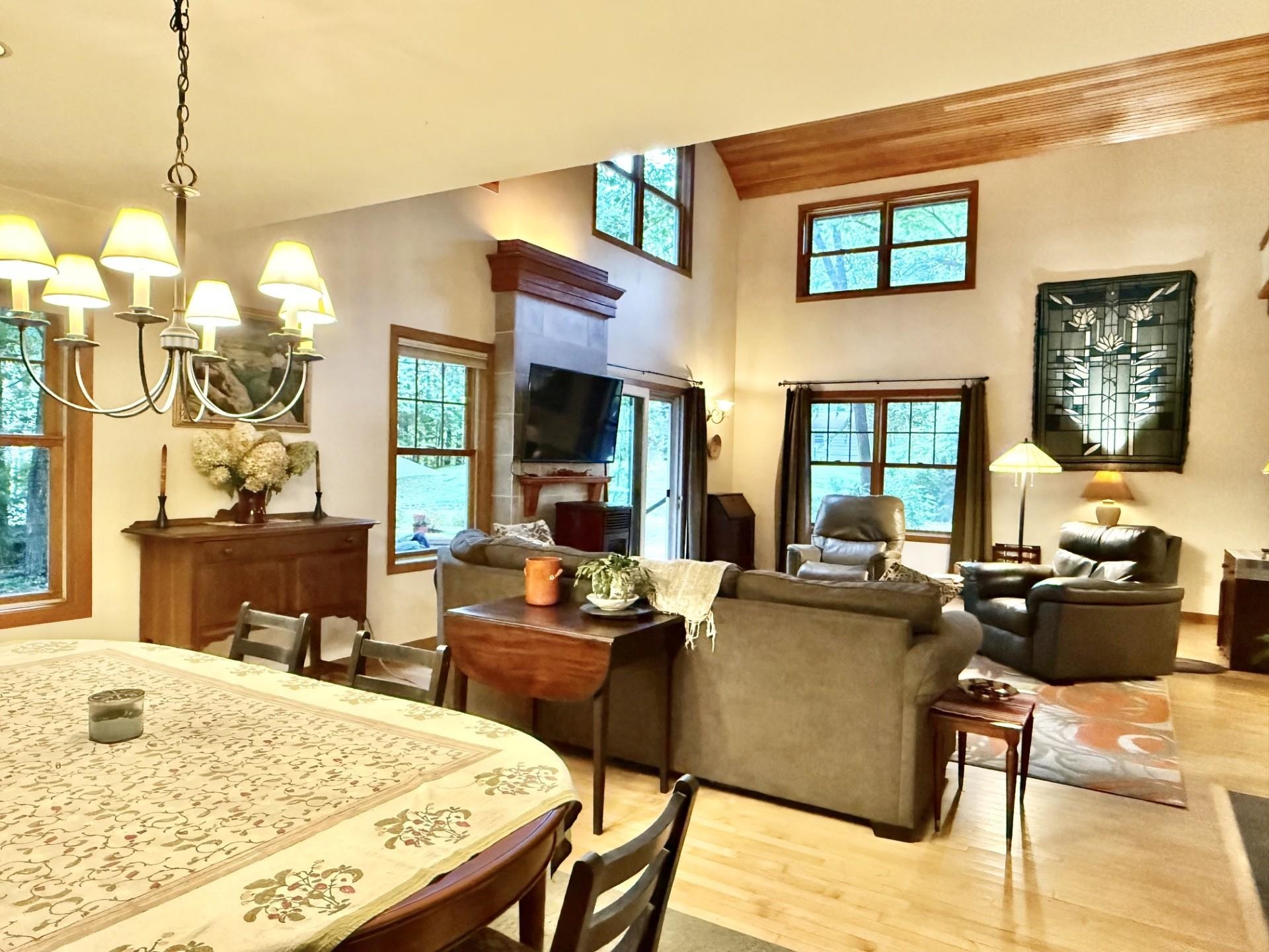 17 Echo Cove Property Photo 15