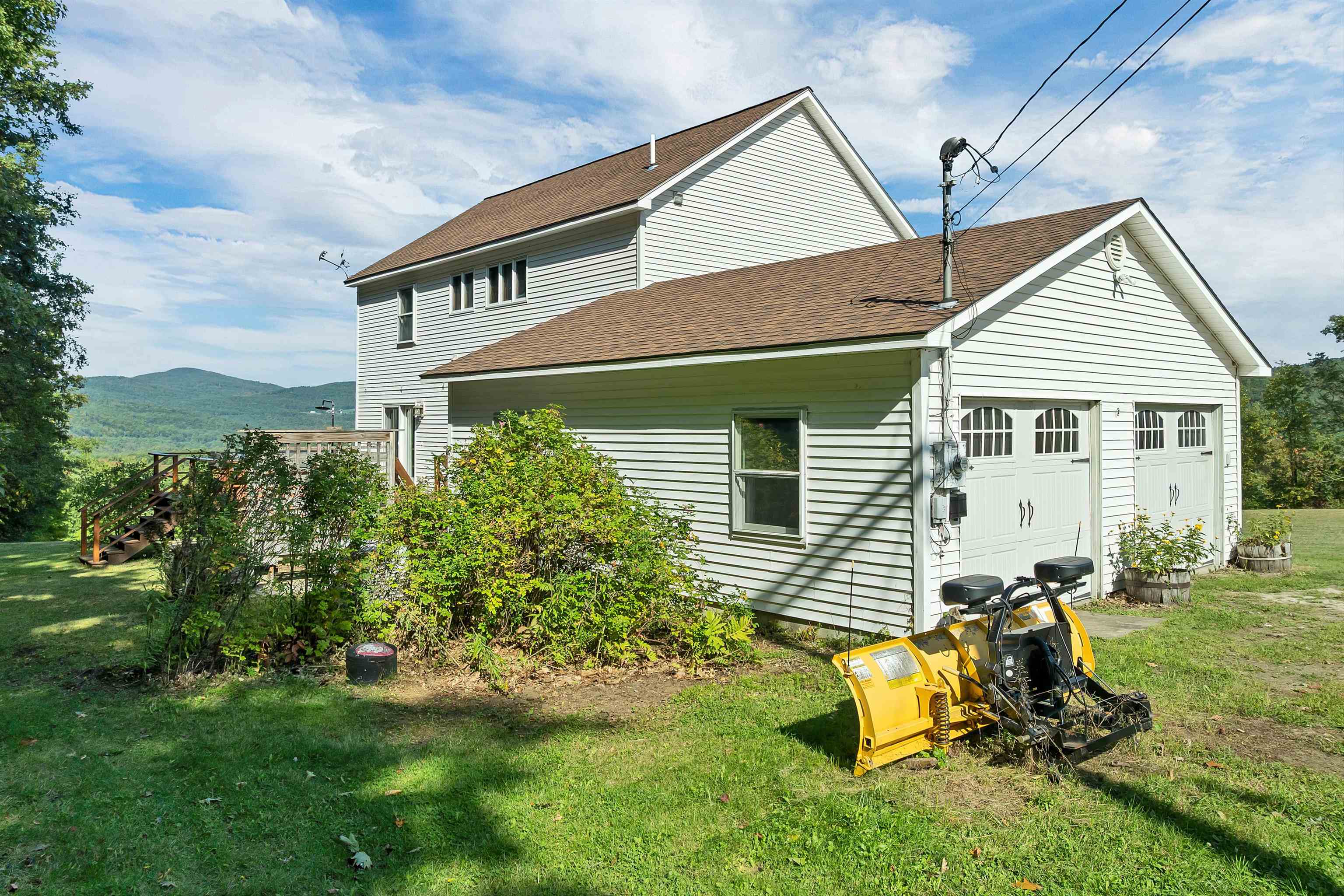 952 Plains Road Property Photo 6