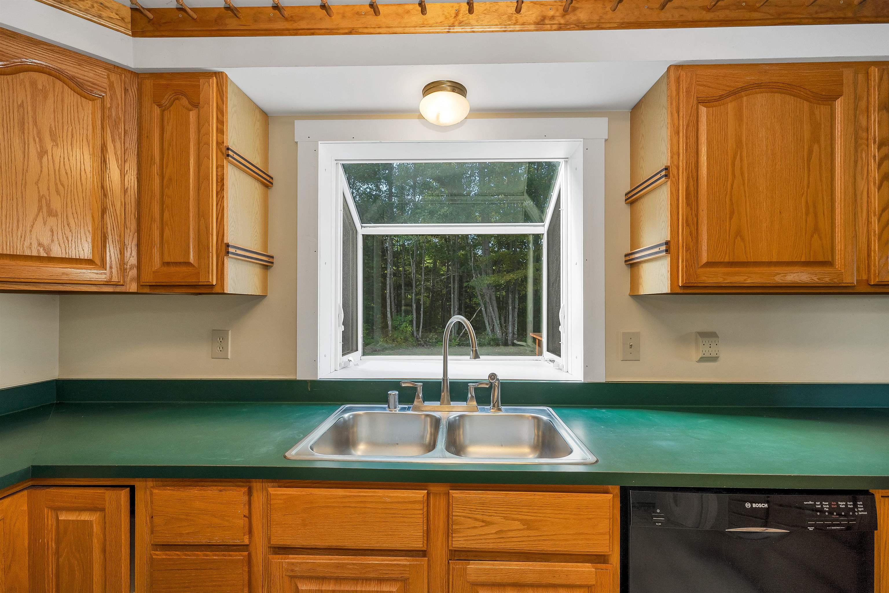 952 Plains Road Property Photo 23