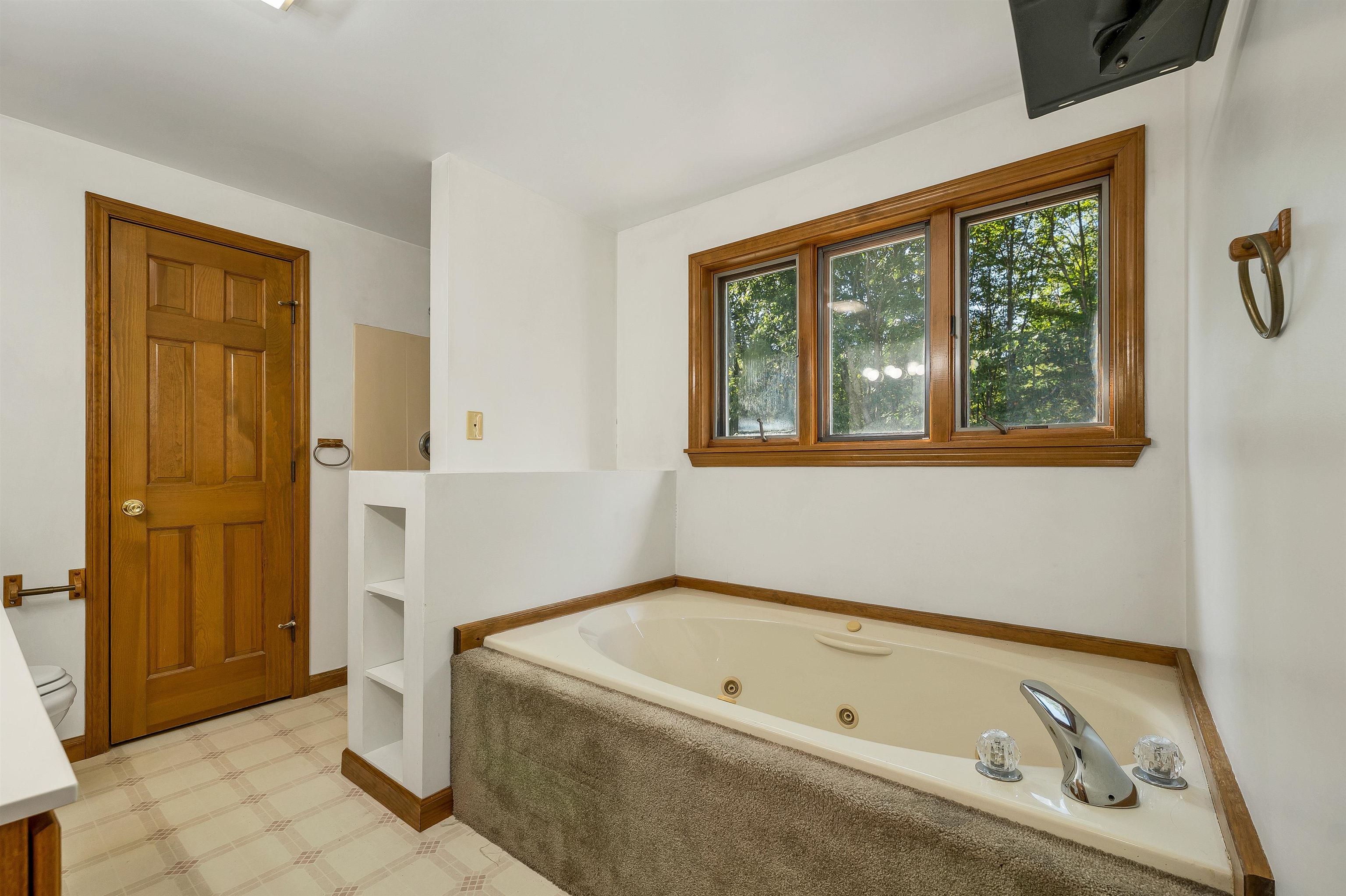 952 Plains Road Property Photo 40