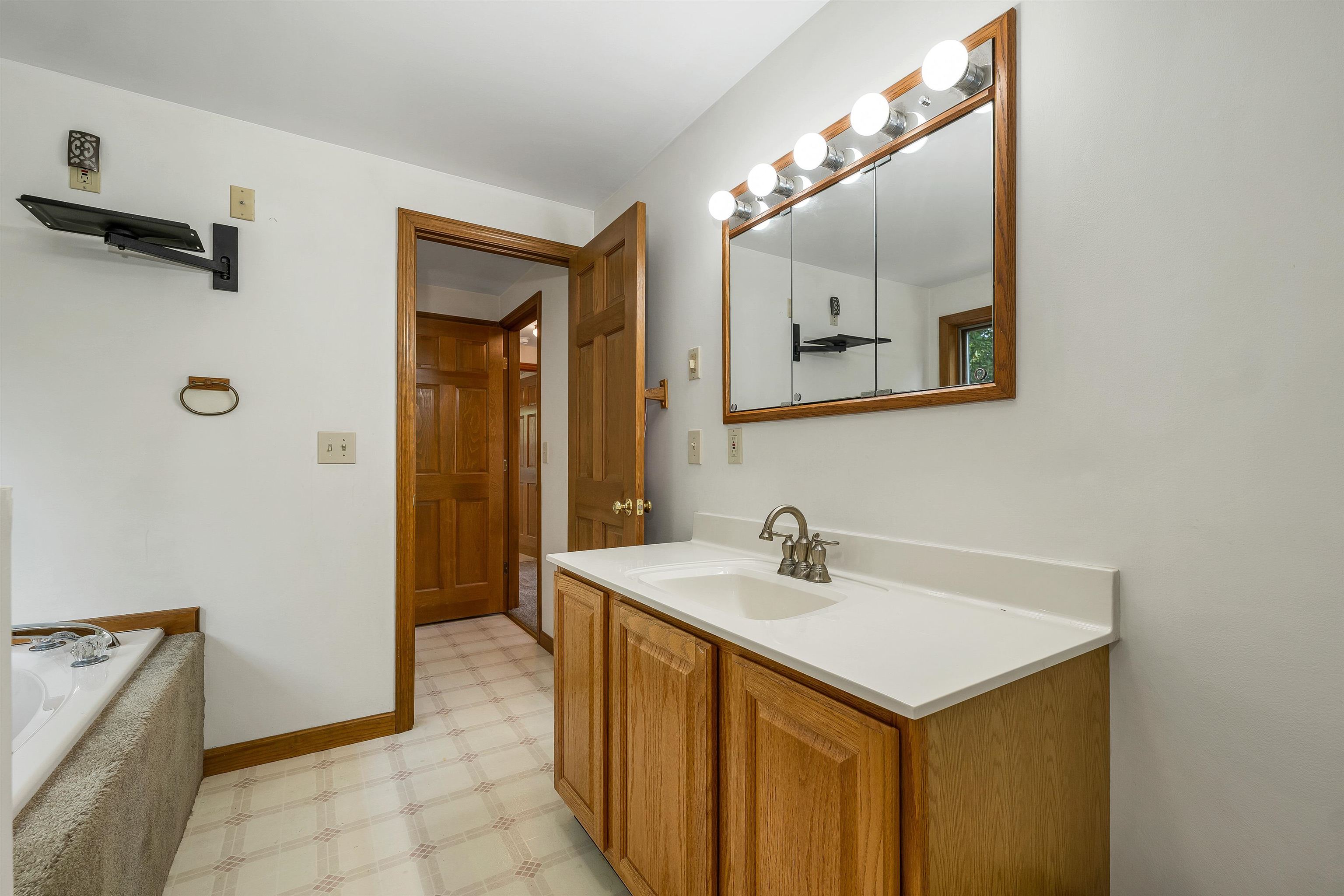 952 Plains Road Property Photo 41