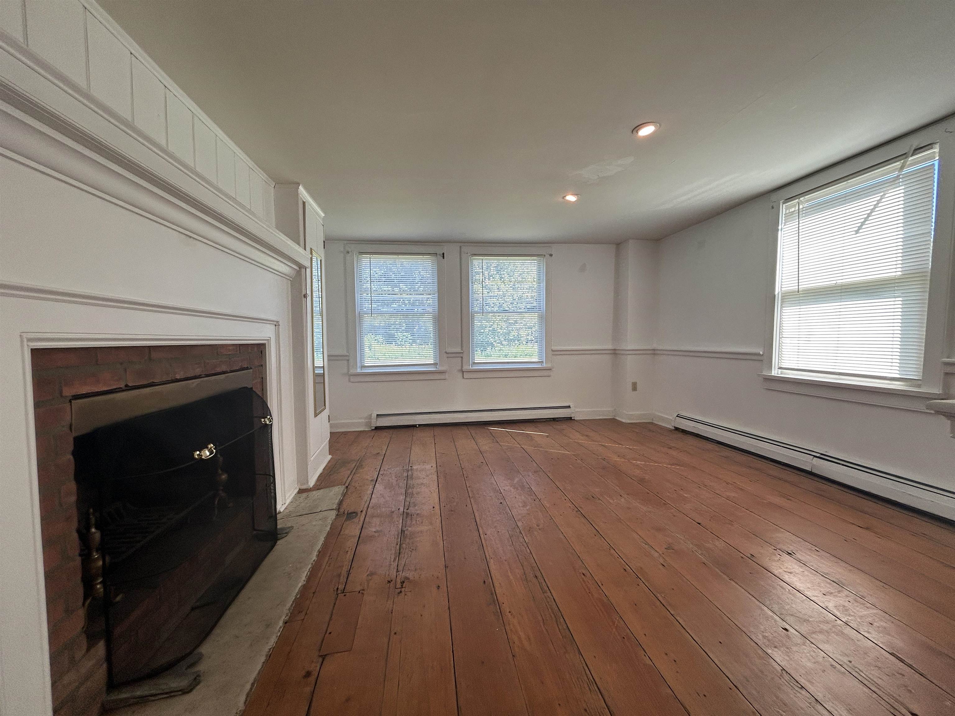 6225 Main Street Property Photo 7