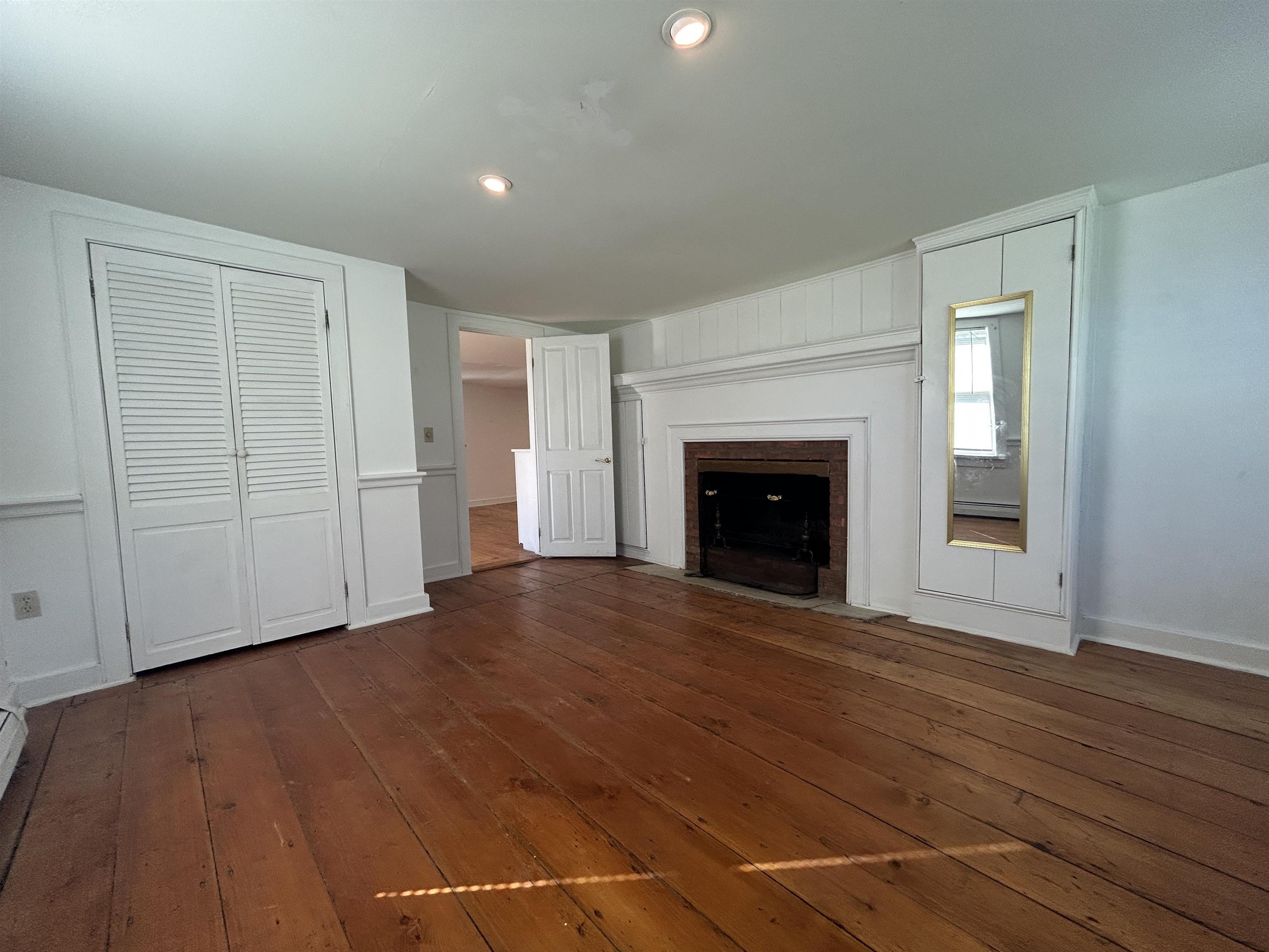 6225 Main Street Property Photo 8