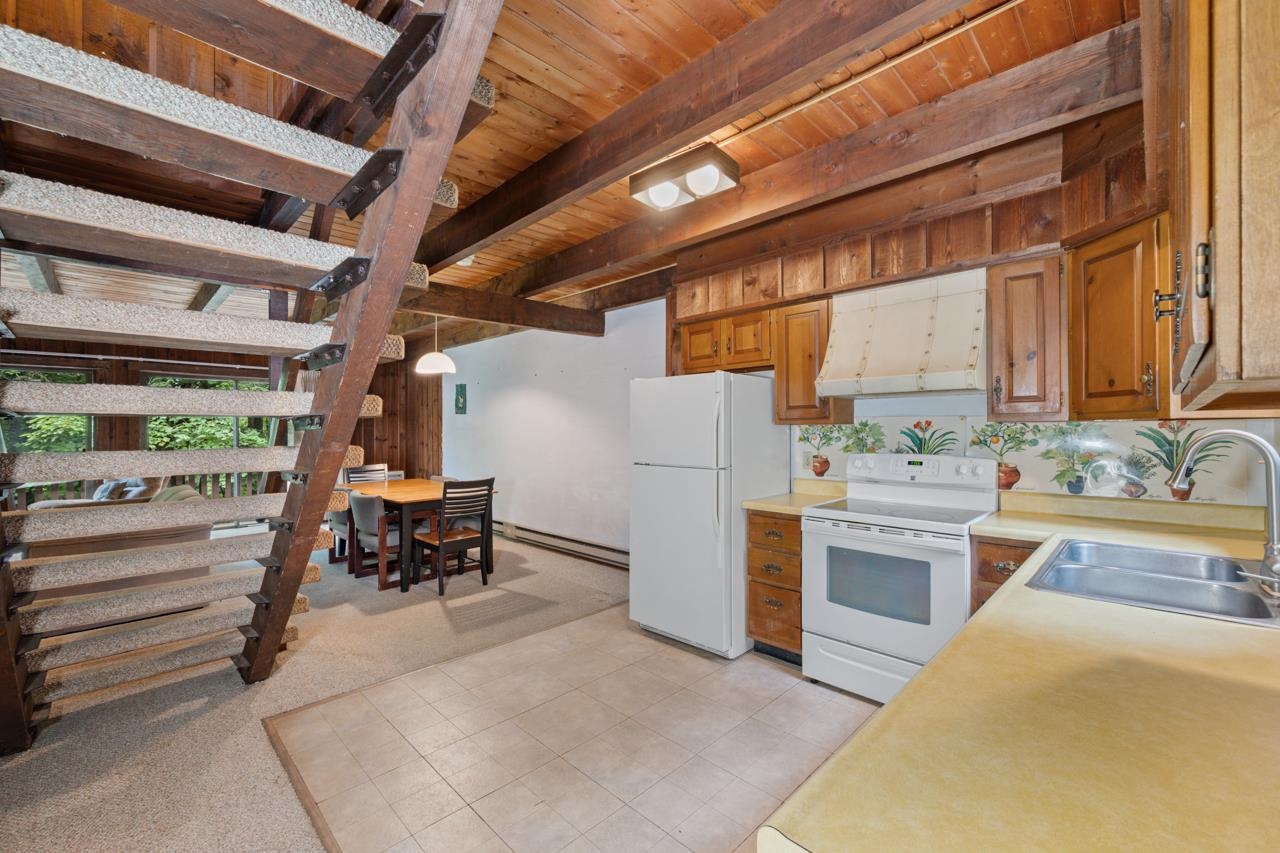 289 Hemlock Ridge Road Property Photo 4