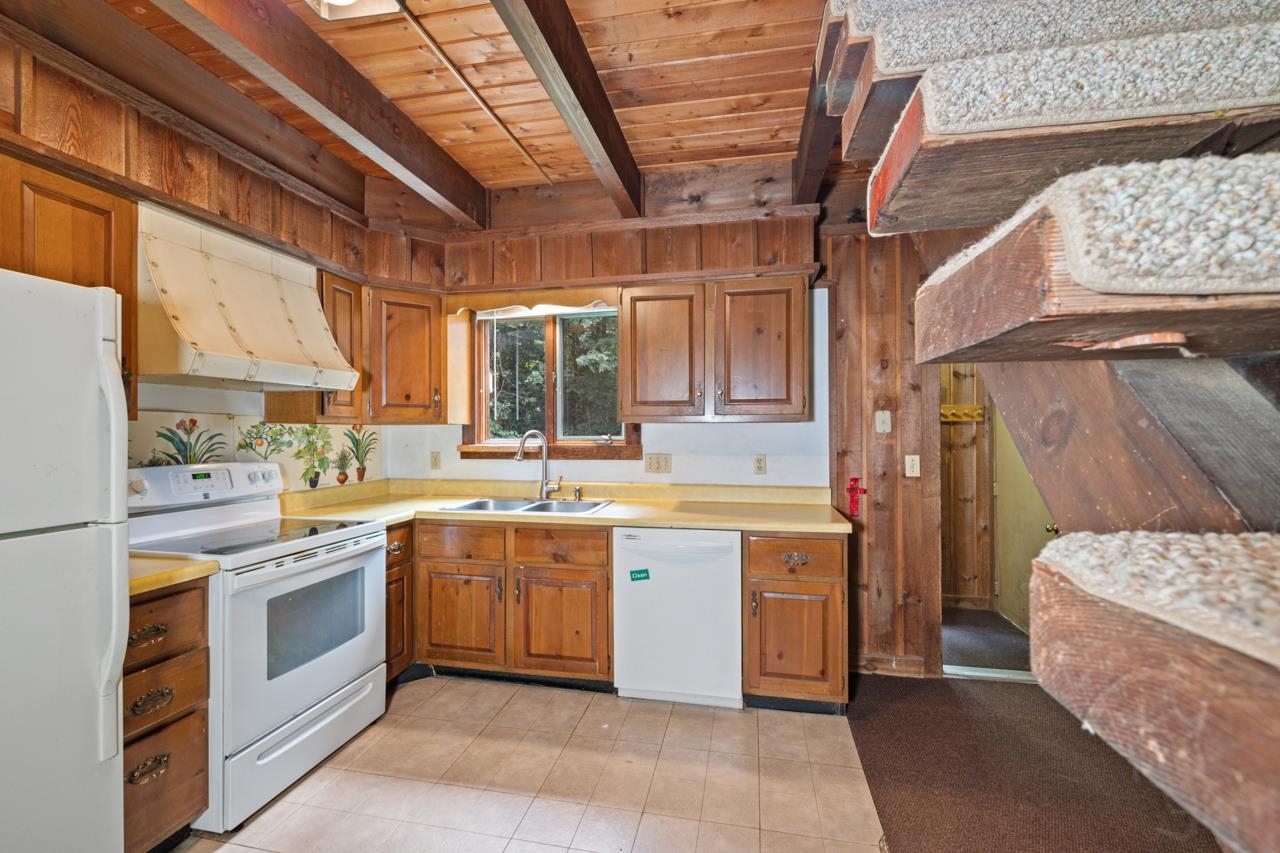 289 Hemlock Ridge Road Property Photo 6