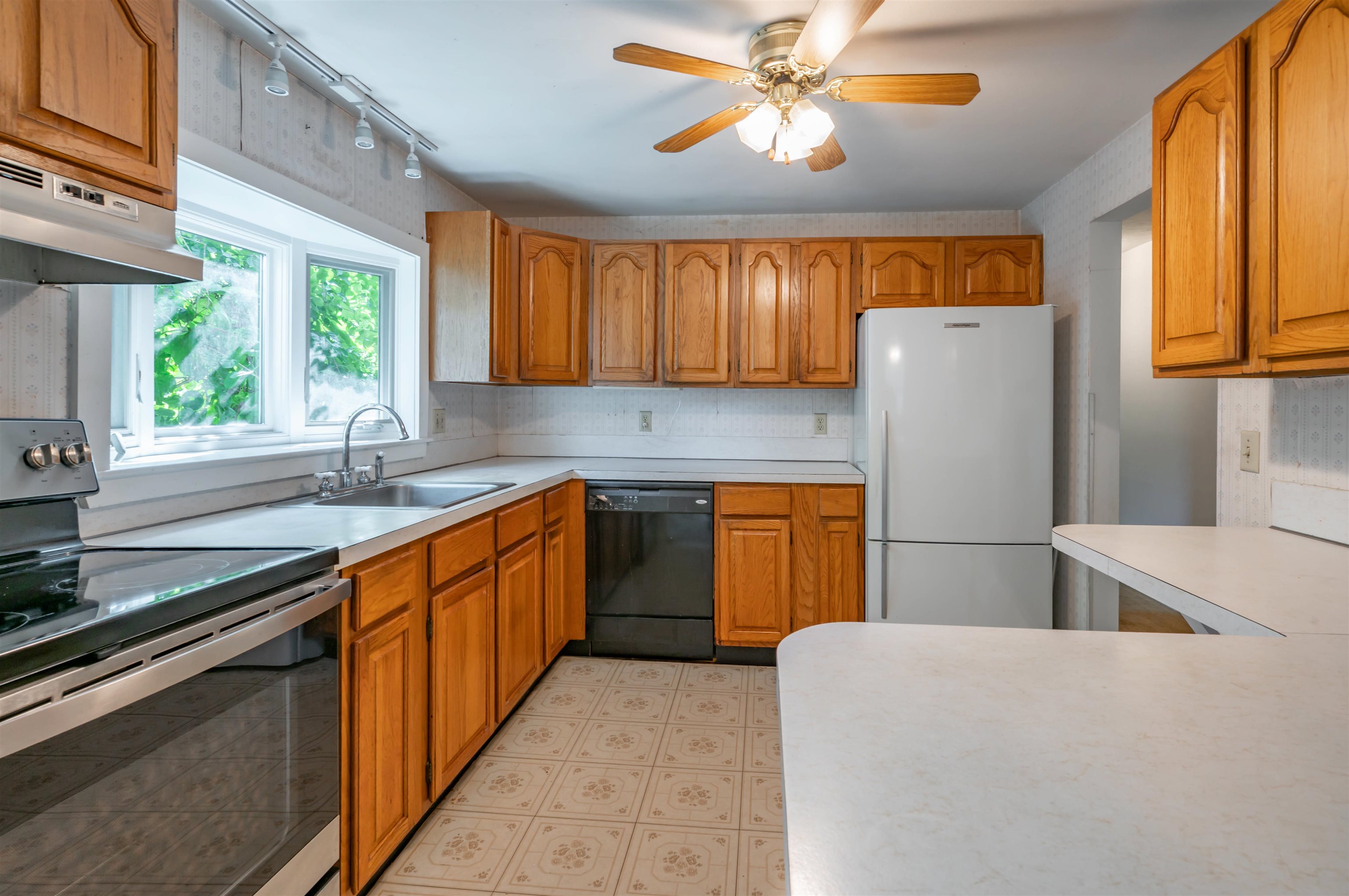 136 Maple Avenue Property Photo 22