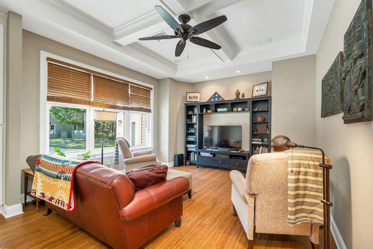 960 Beach Pond Road Property Photo 15