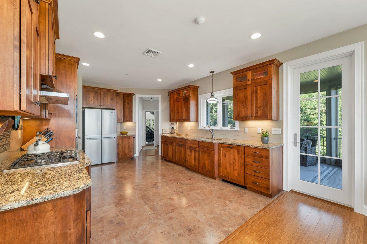 960 Beach Pond Road Property Photo 20