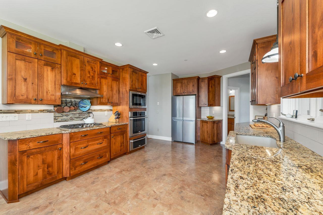 960 Beach Pond Road Property Photo 21
