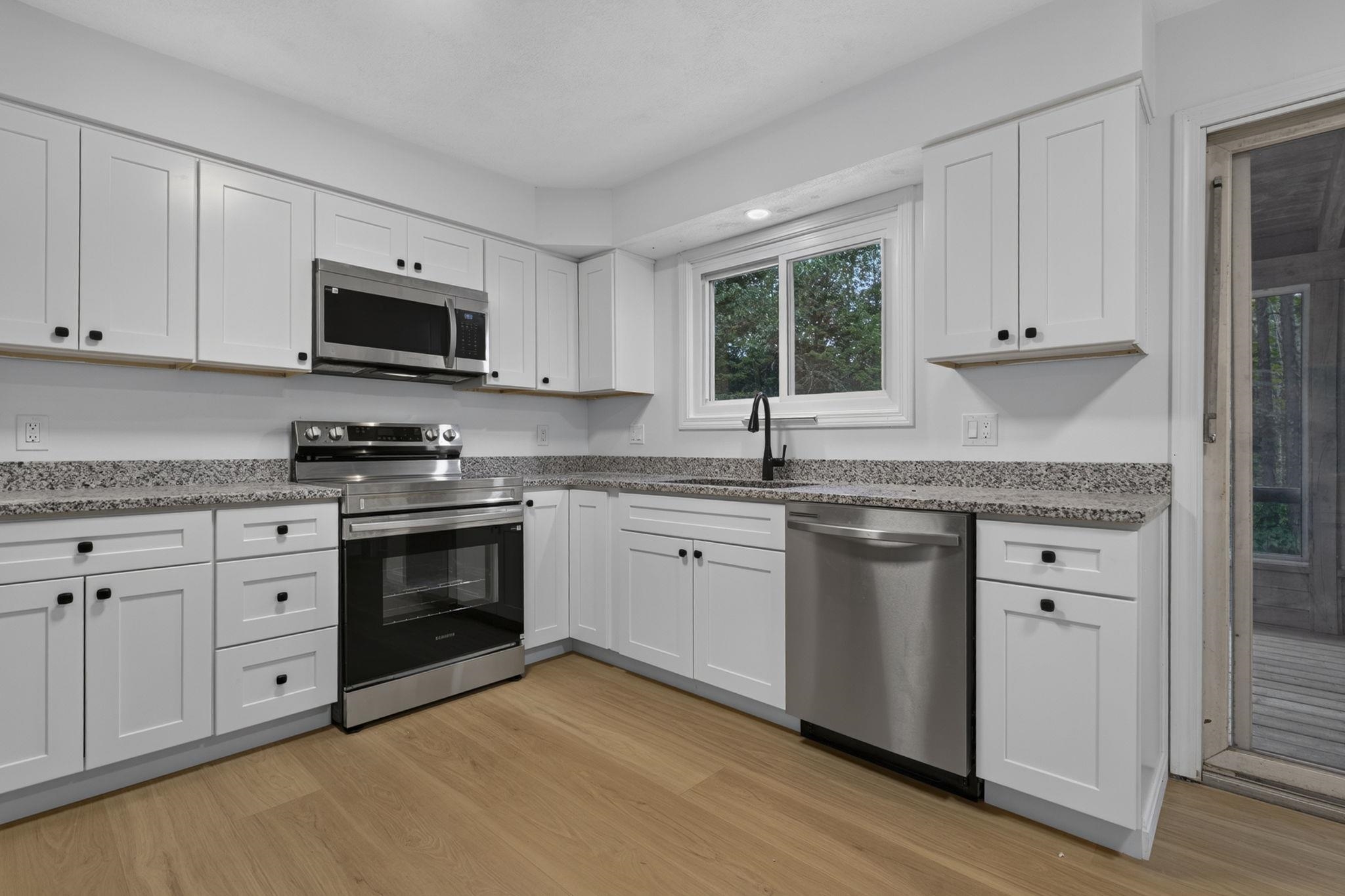 12 Sunnyside Drive Property Photo 3