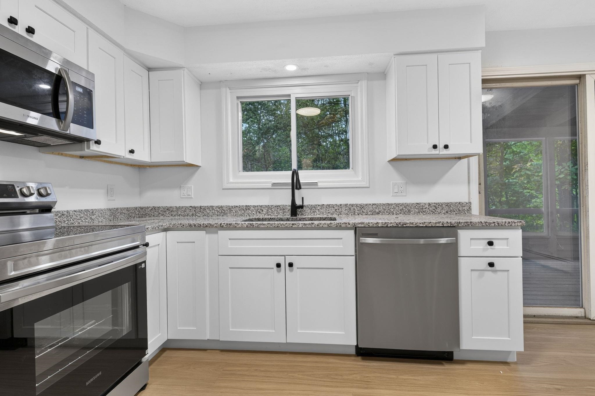 12 Sunnyside Drive Property Photo 5