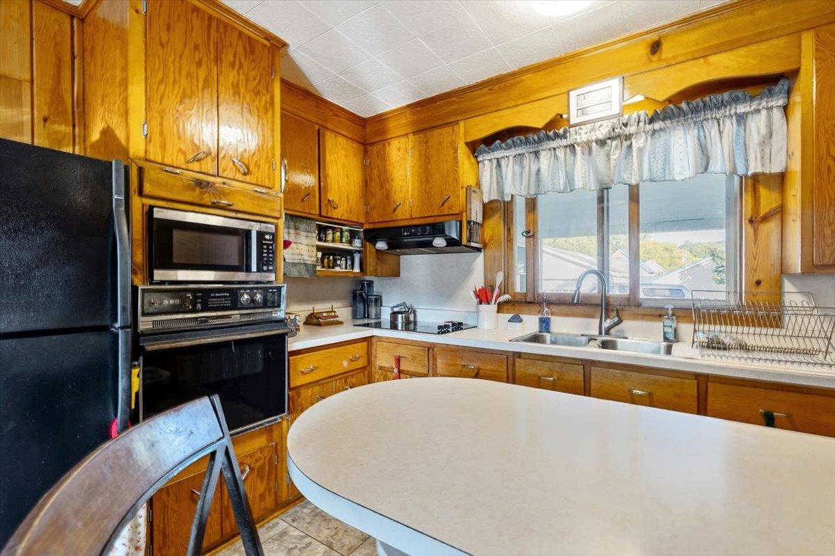 35 N Elm Street Property Photo 3