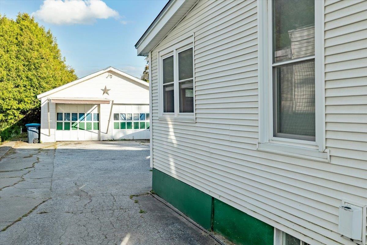 35 N Elm Street Property Photo 42