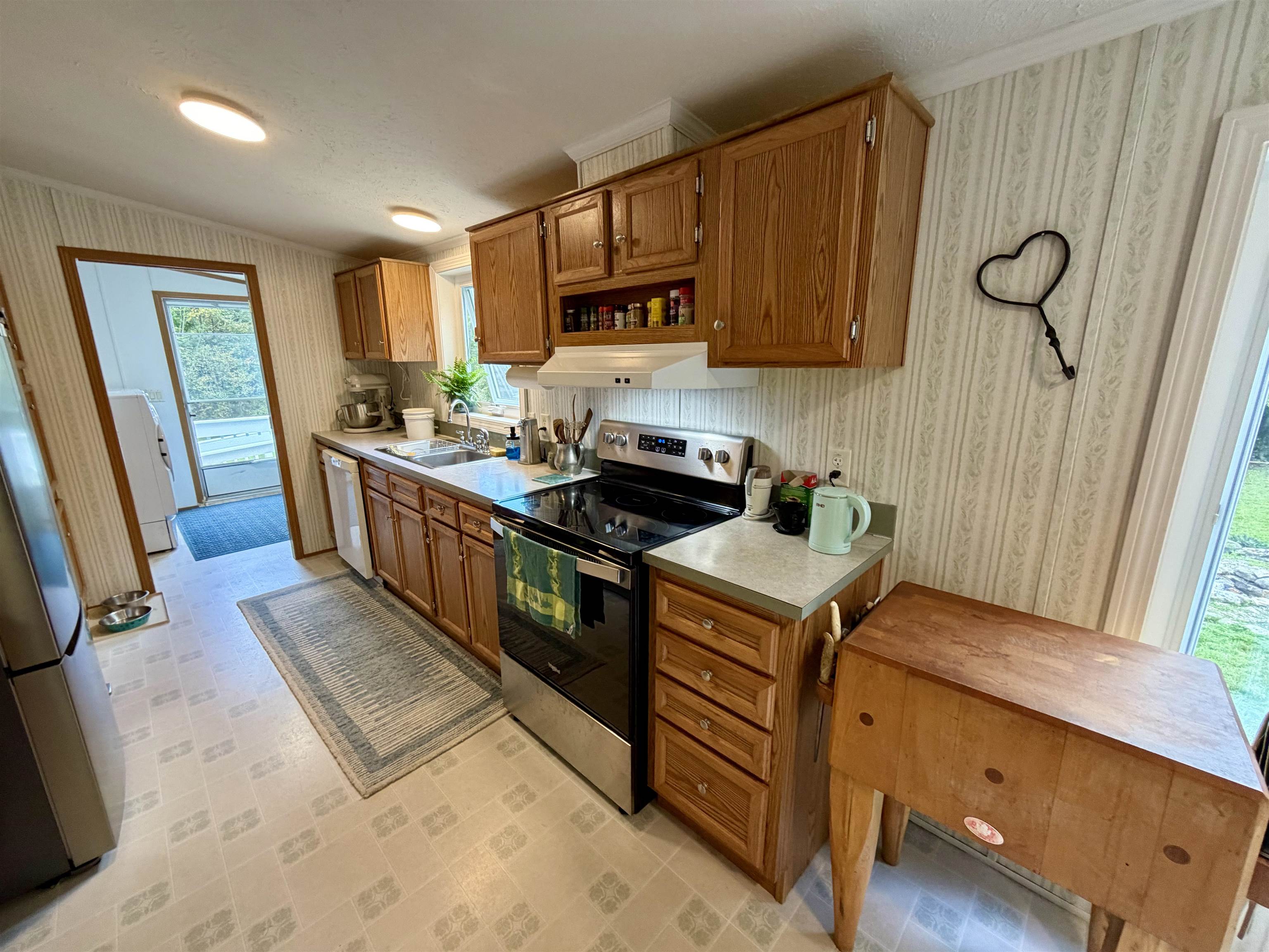 96 Lower Pines Road Property Photo 14