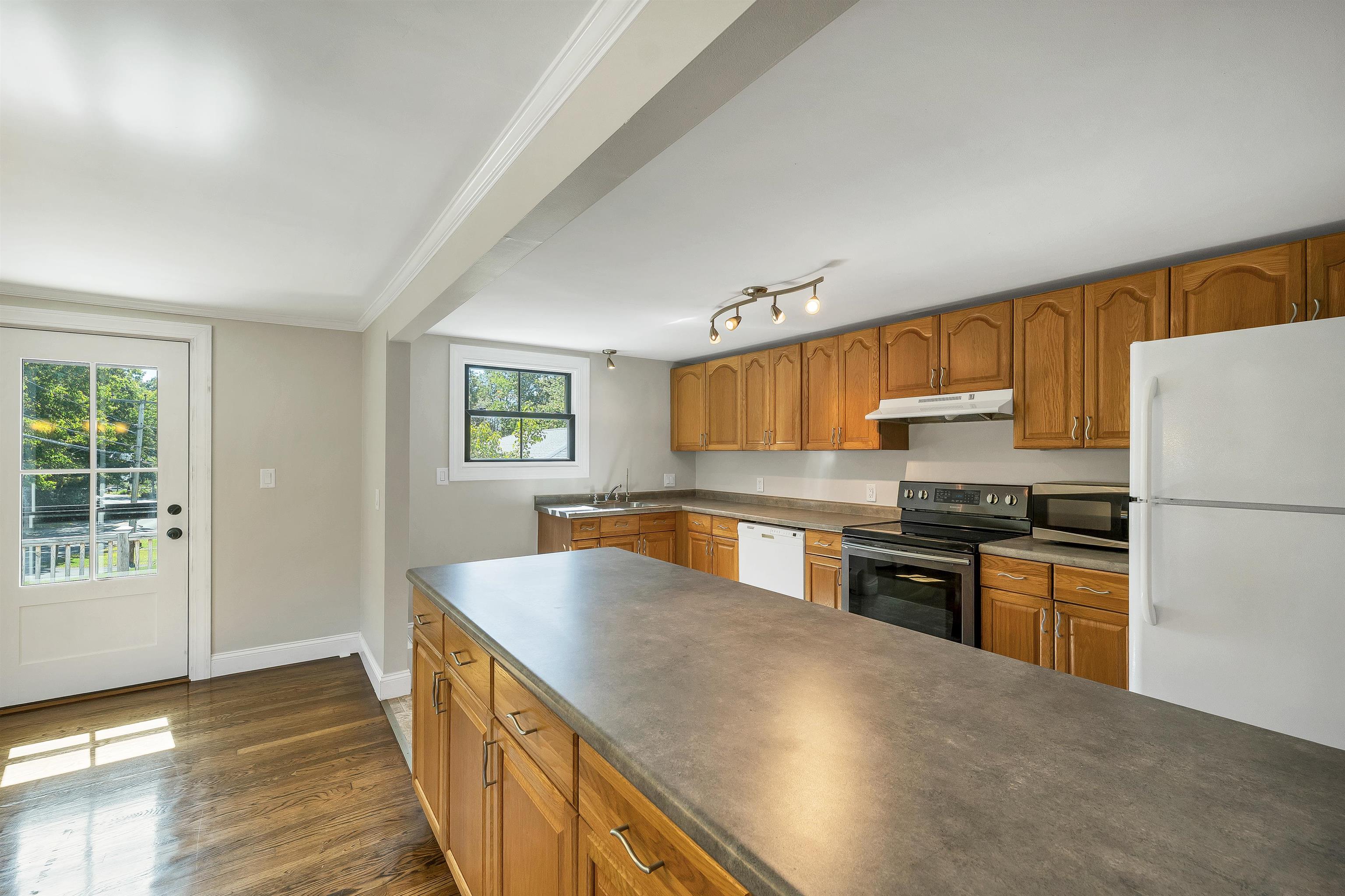 76 Ridgewood Avenue Property Photo 19