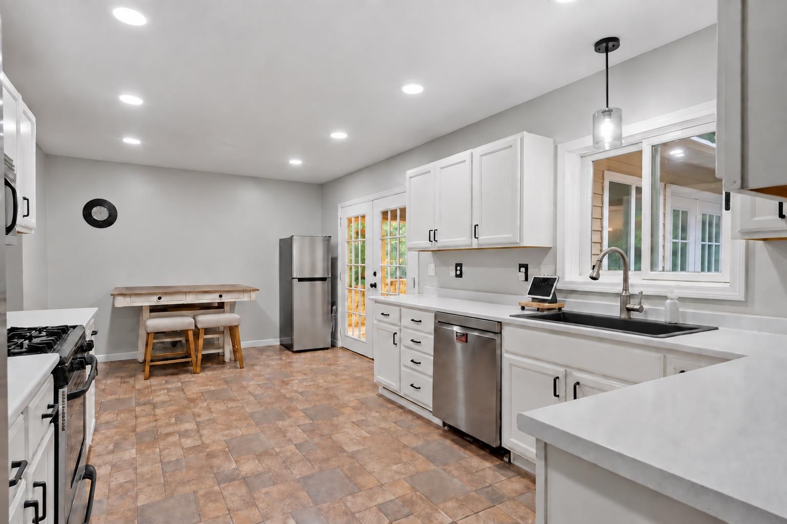 31 Monroe Circle Property Photo 11
