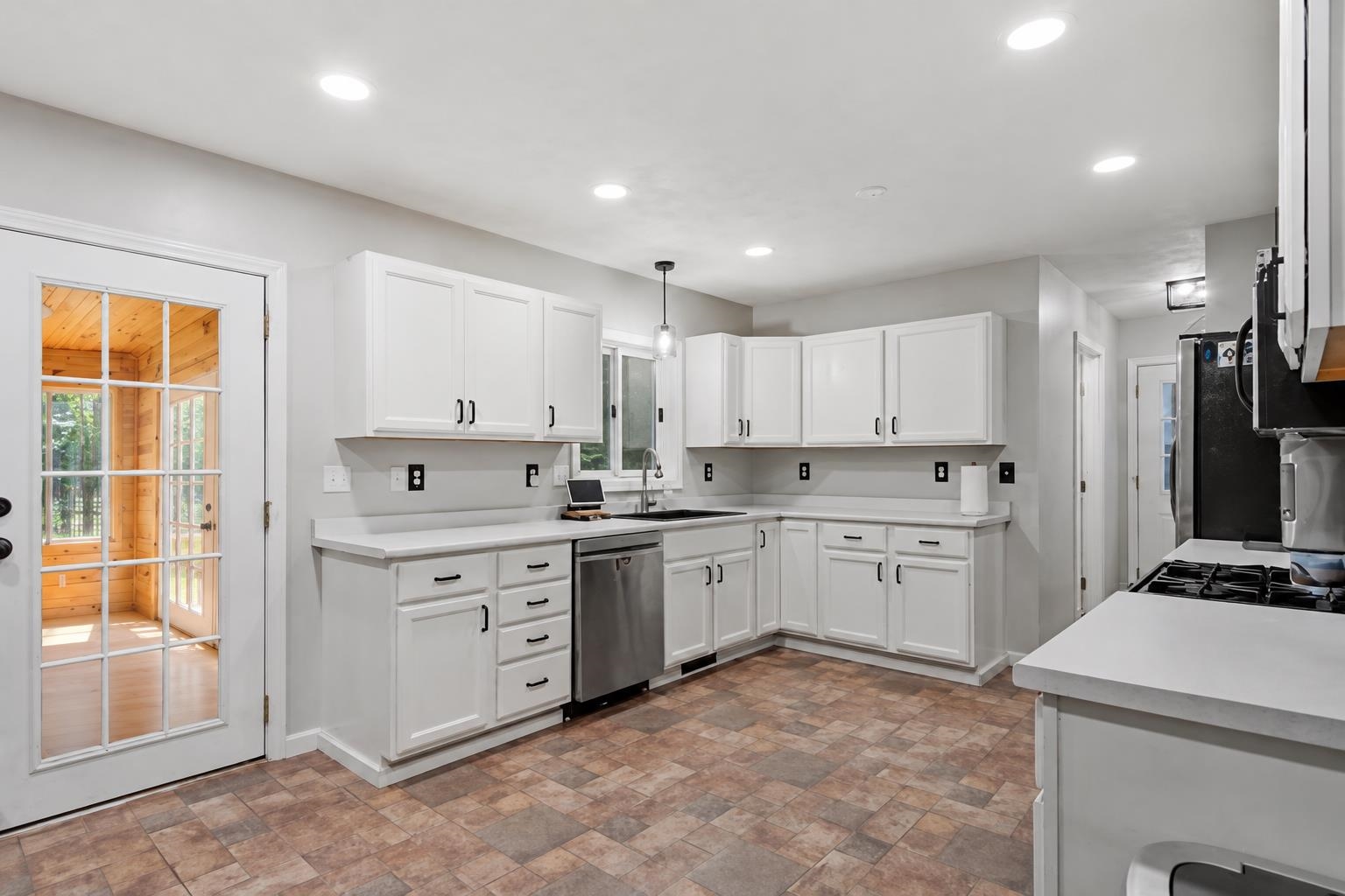 31 Monroe Circle Property Photo 12