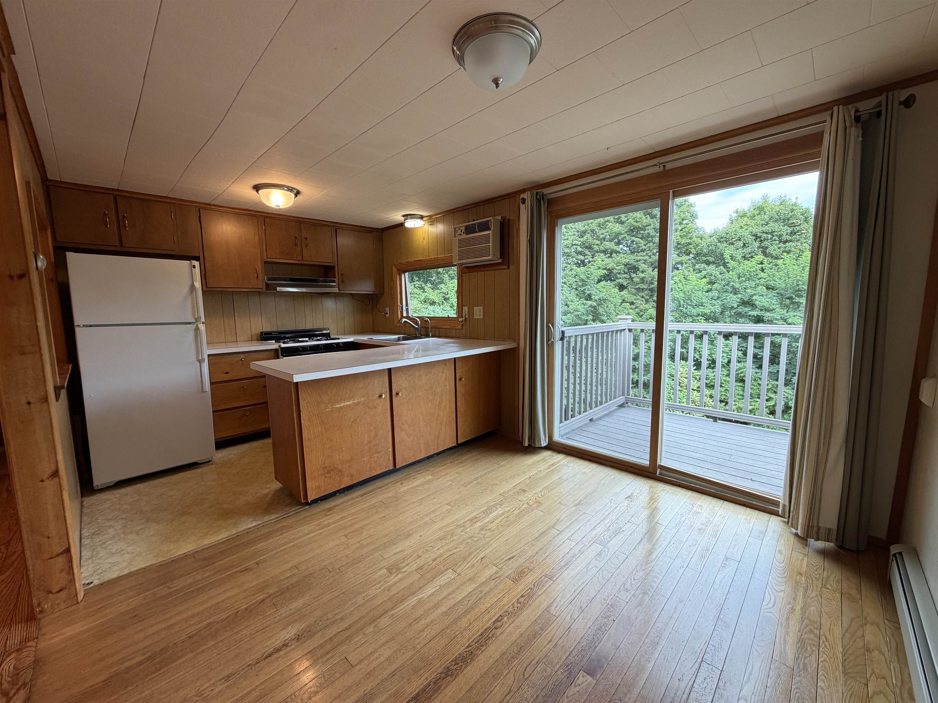 236 Summer Street Property Photo 8