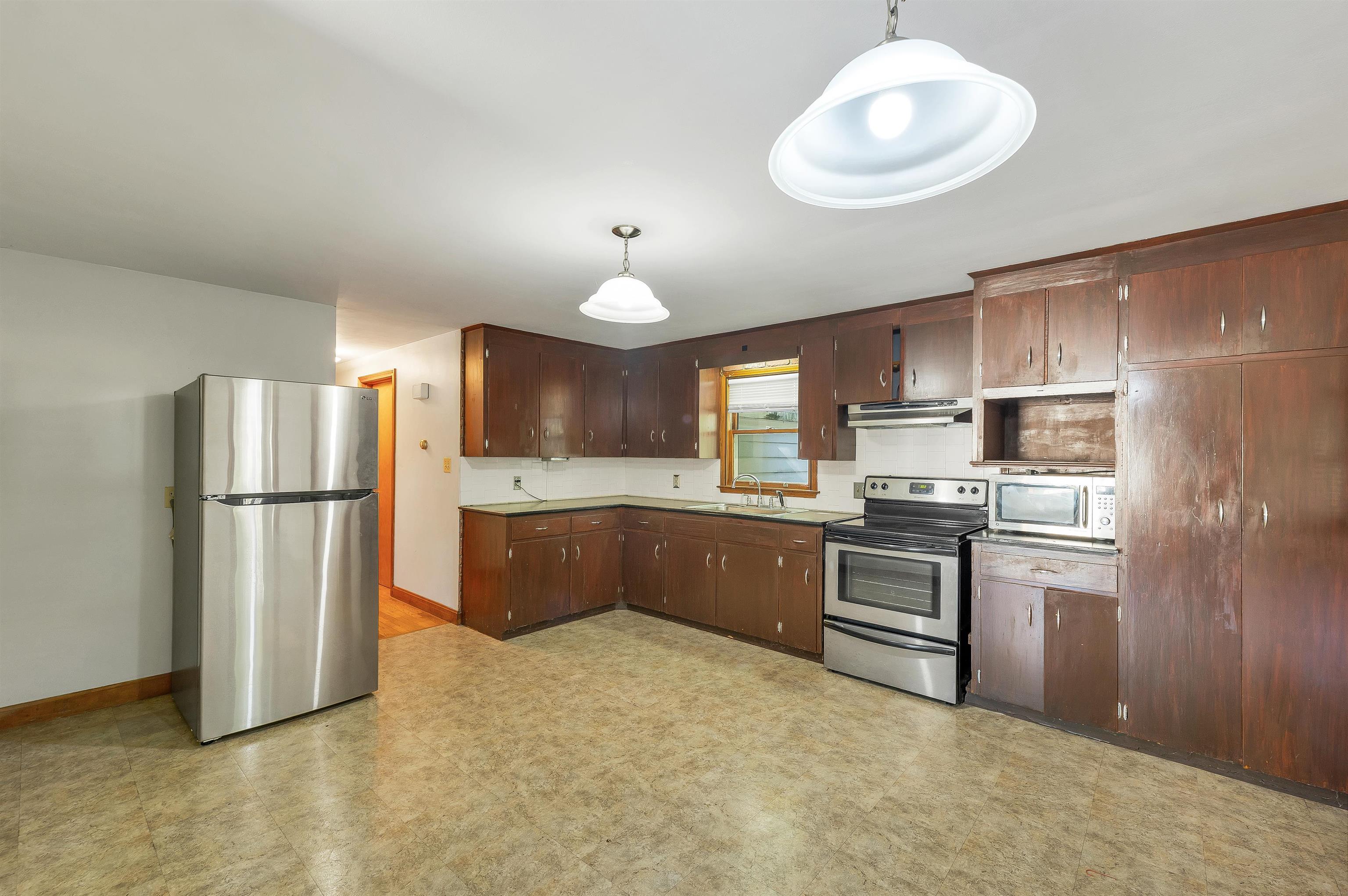 53 Rowell Street Property Photo 11