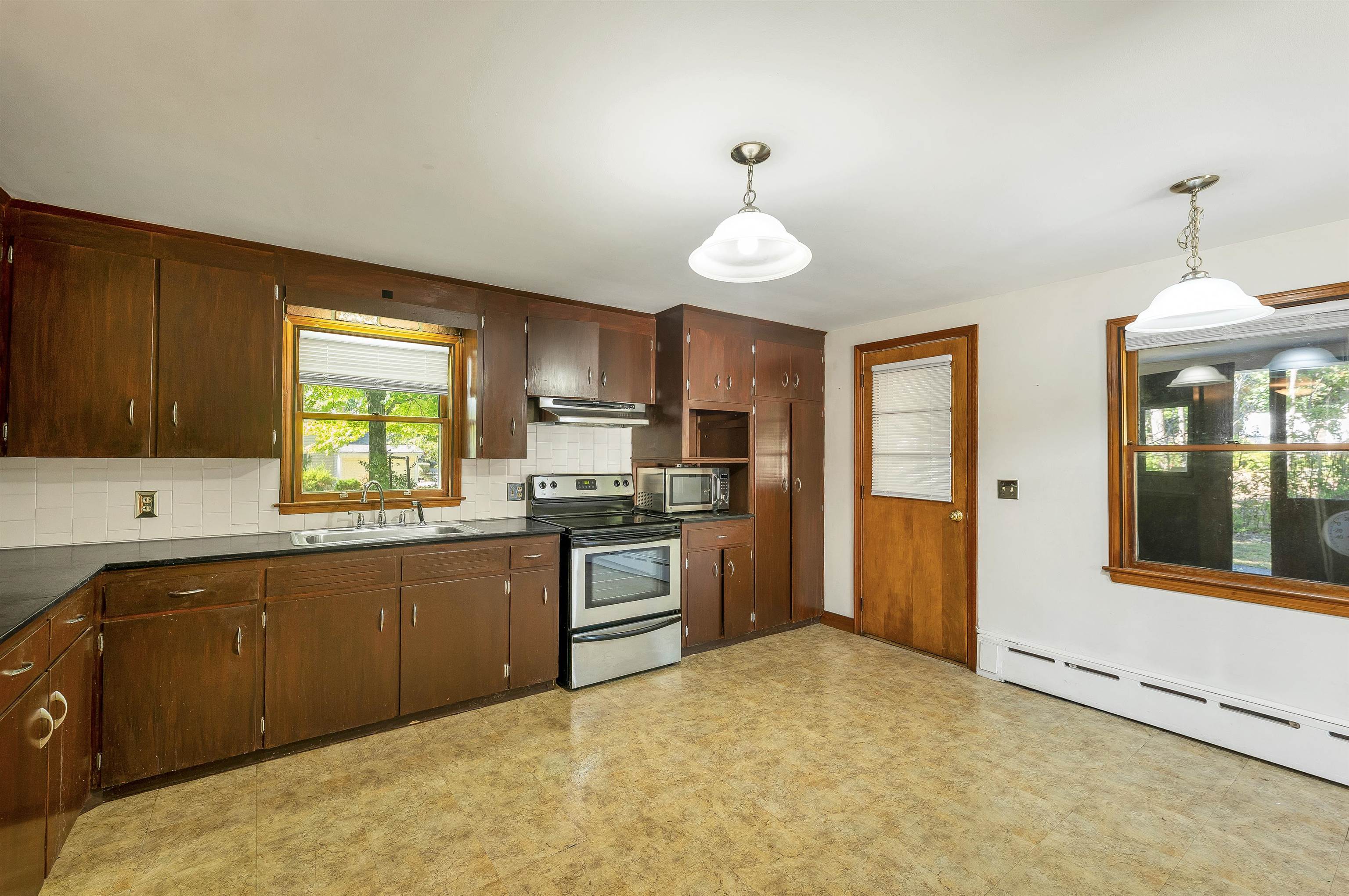 53 Rowell Street Property Photo 12