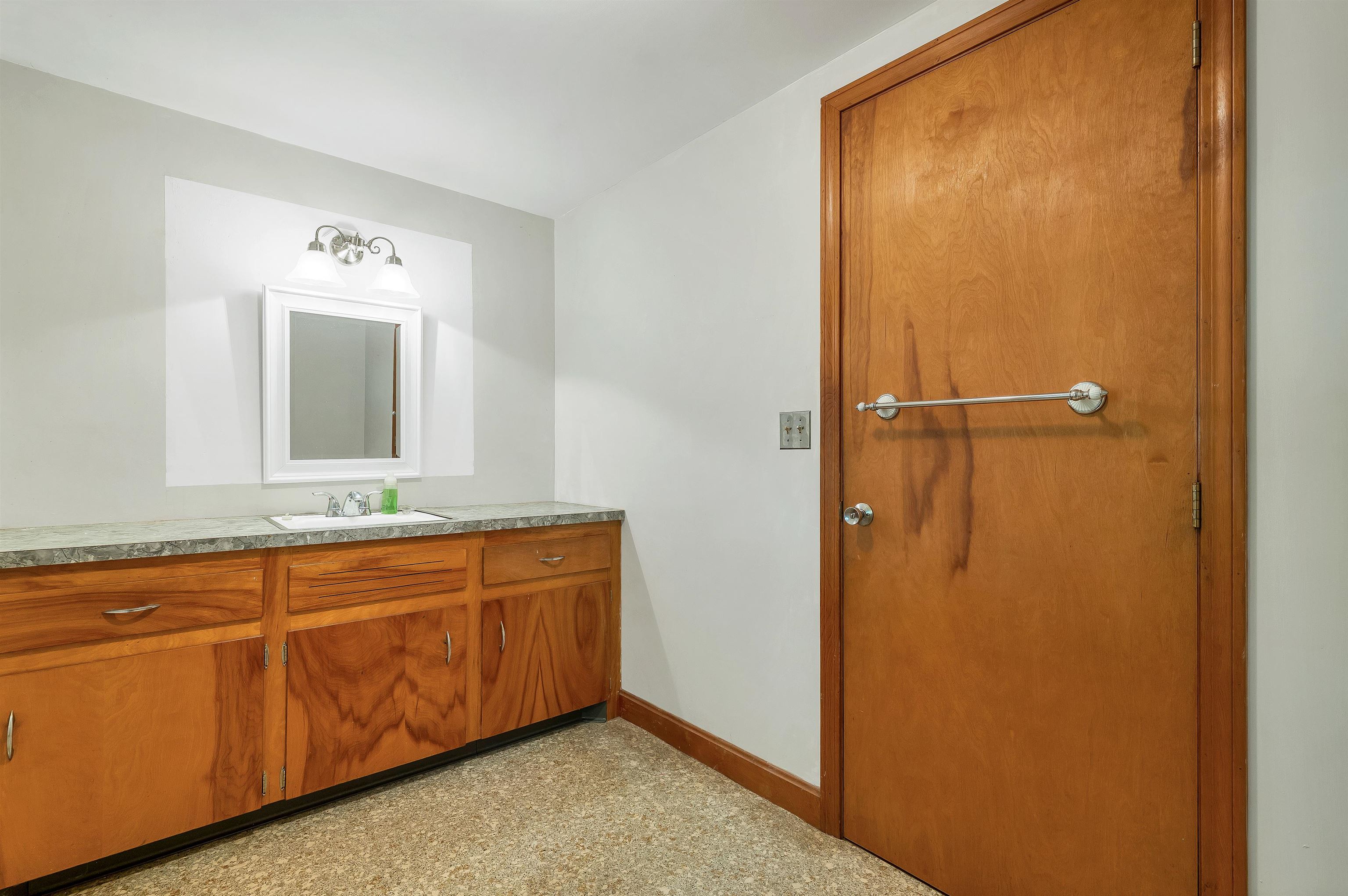 53 Rowell Street Property Photo 32