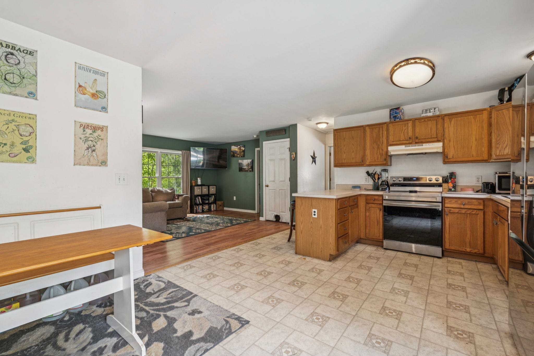 183 Maple Avenue Property Photo 8