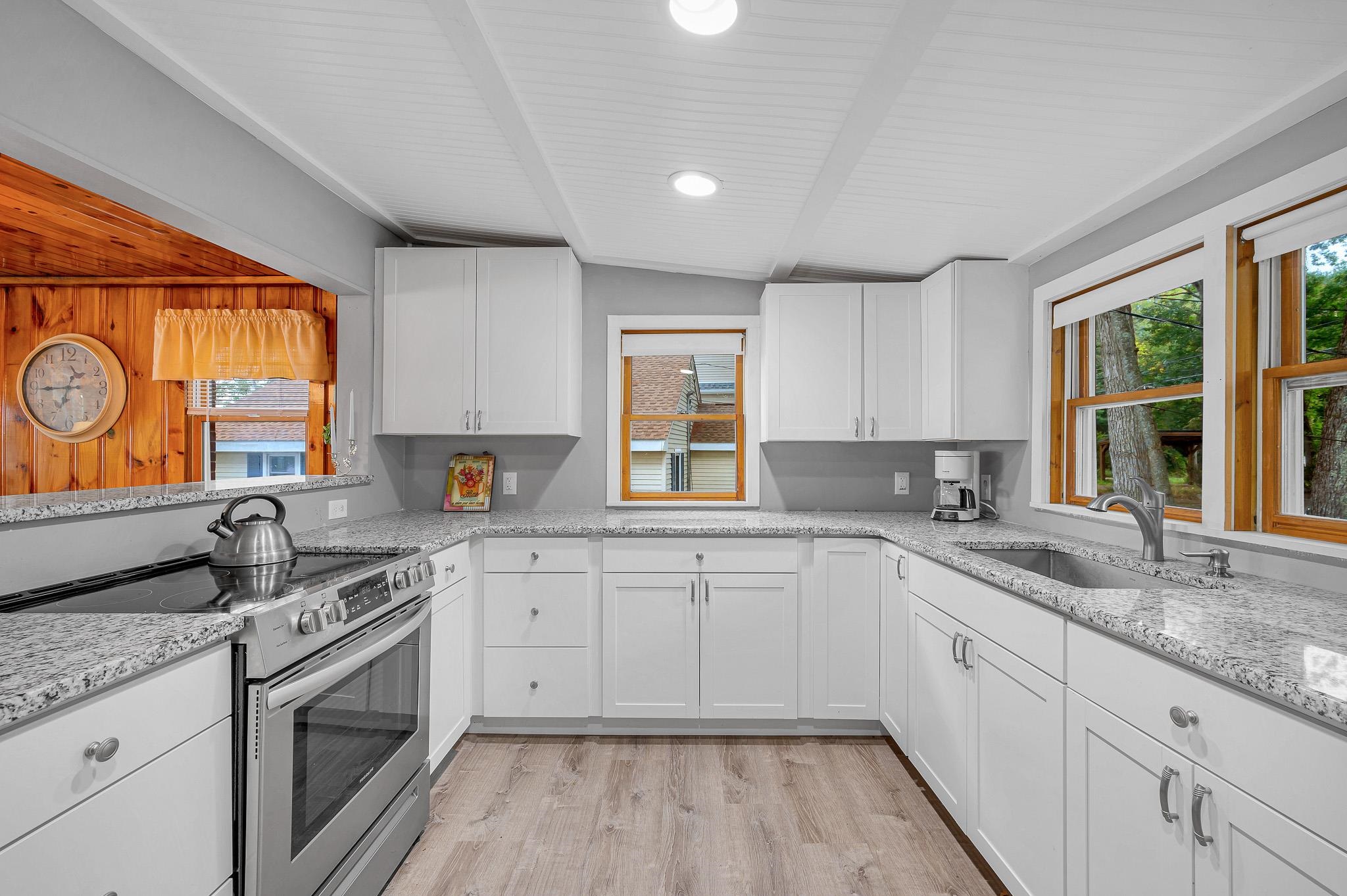 297 Shore Drive Property Photo 11