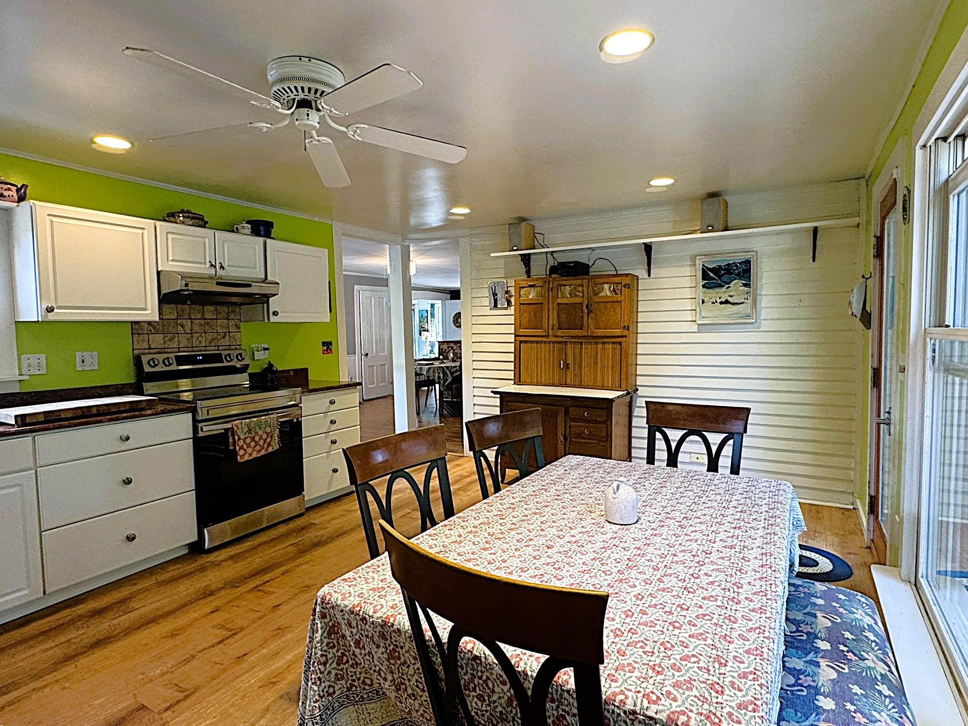 1001 Maple Street Property Photo 6