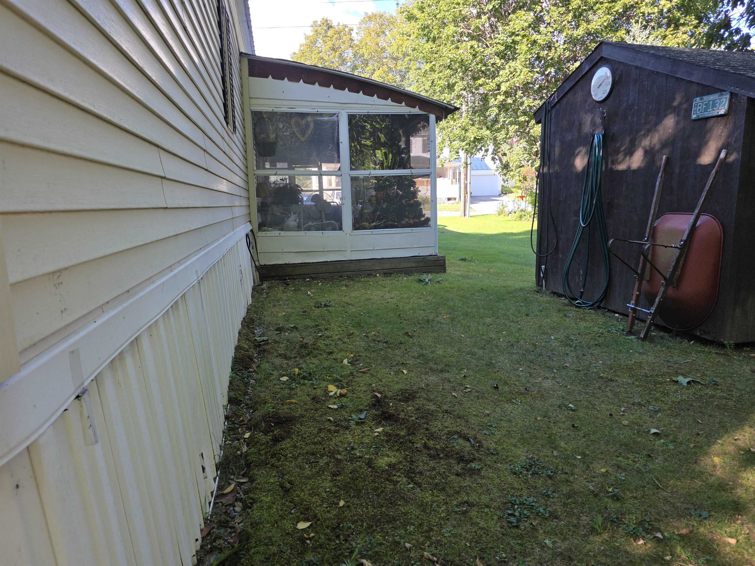 672 Giddings Street Property Photo 5