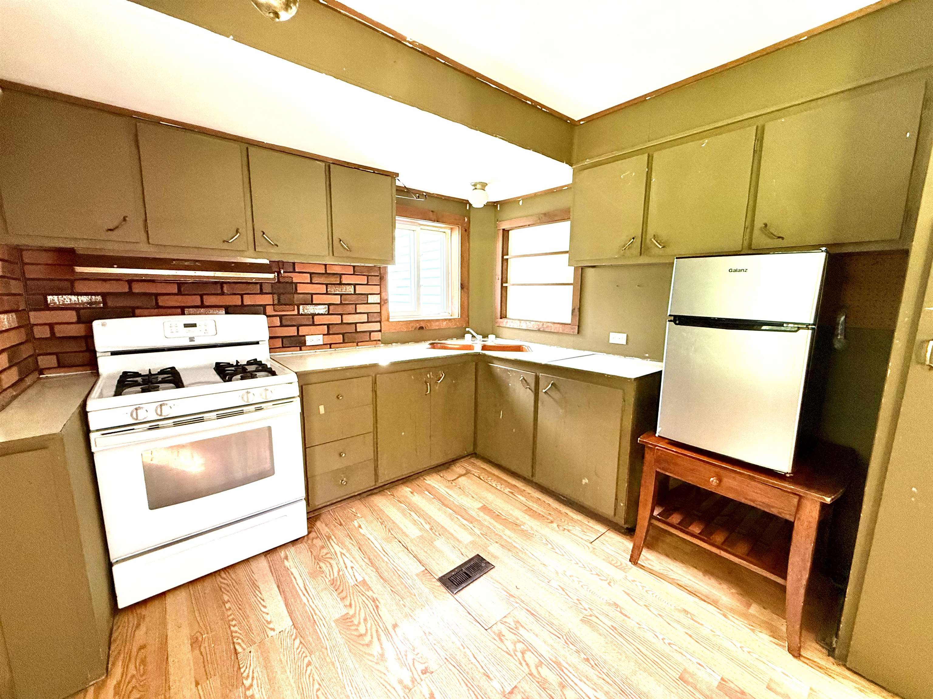 3537 Popple Dungeon Road Property Photo 6