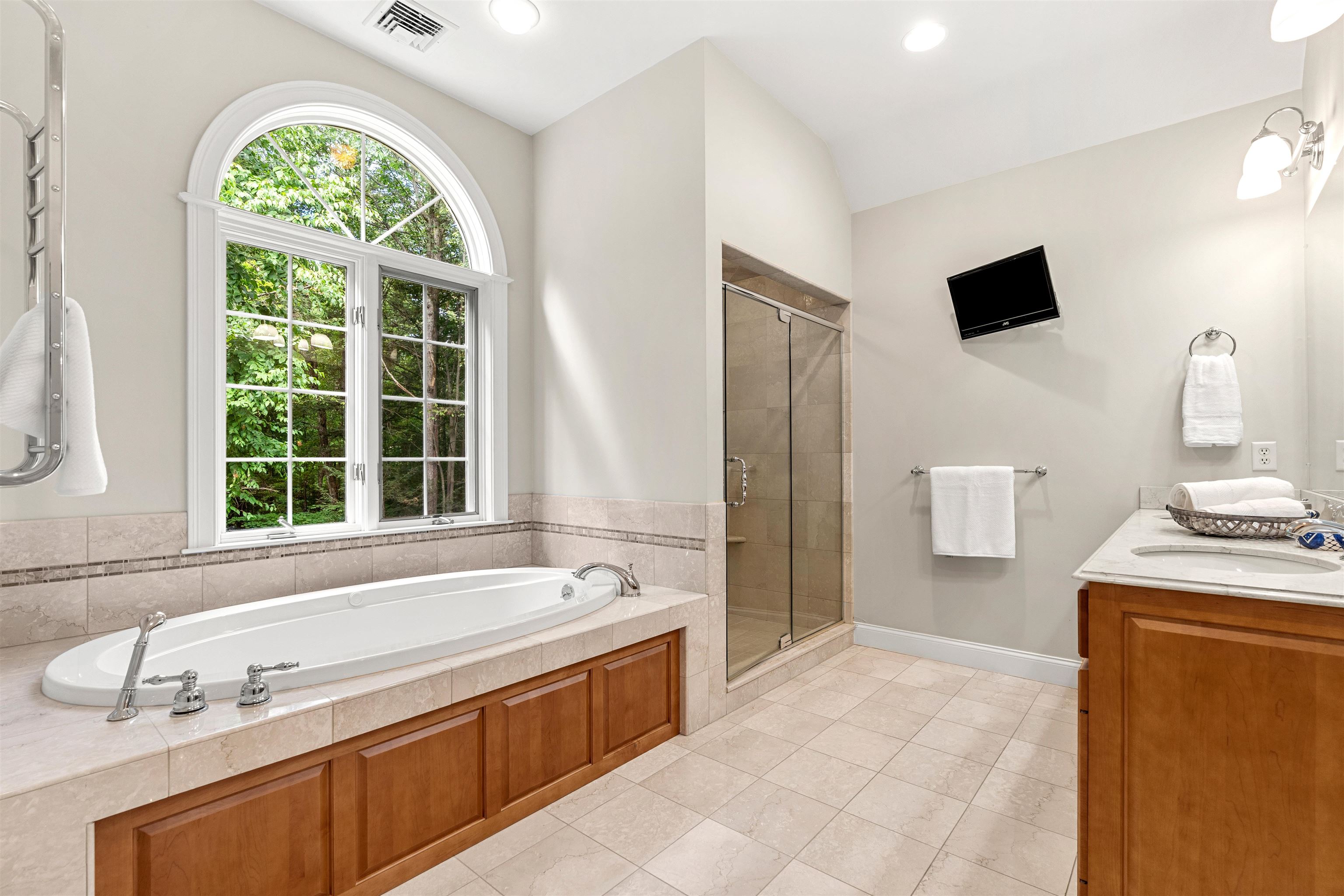 2 Rolling Woods Drive Property Photo 38