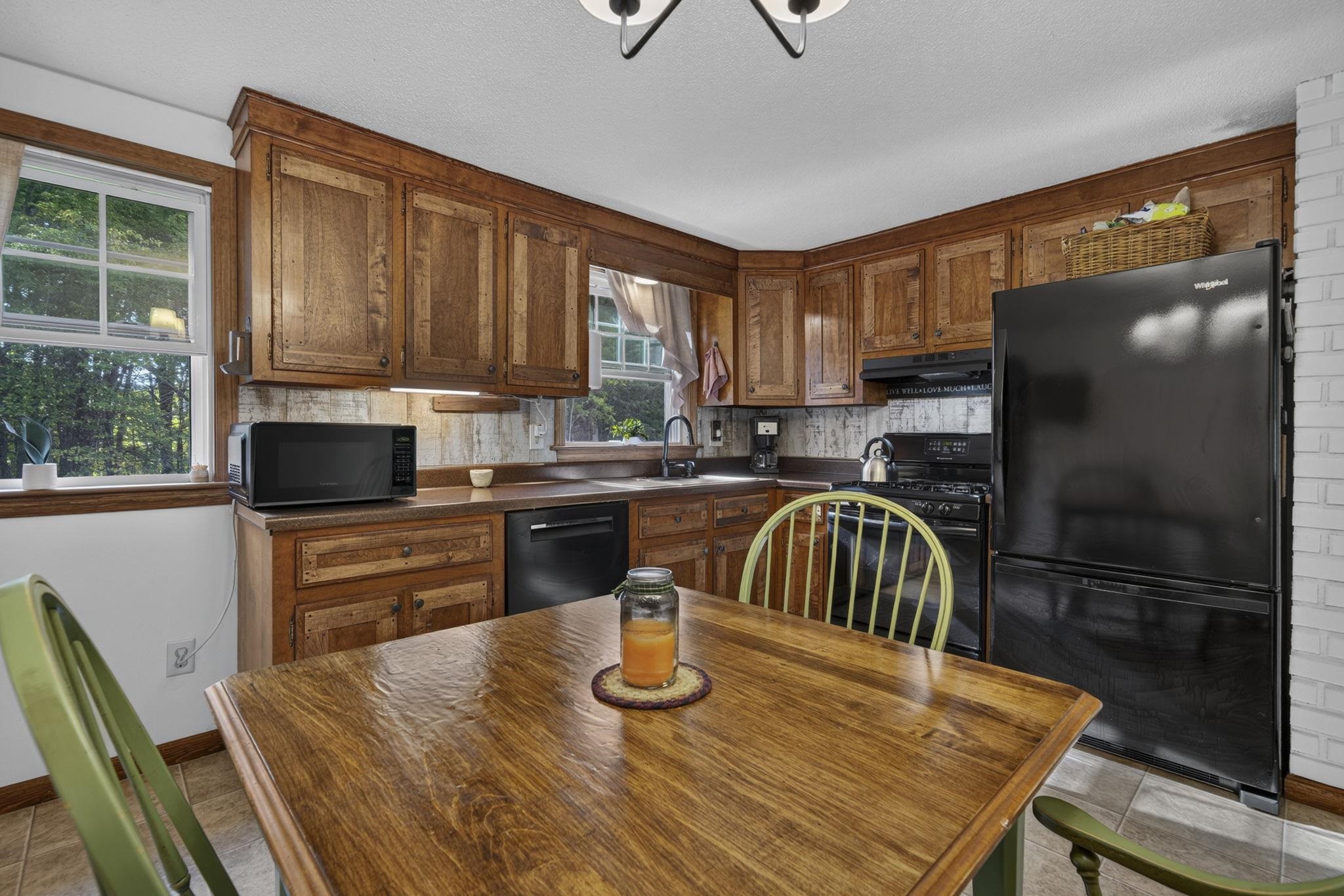 19 Level Street Property Photo 4