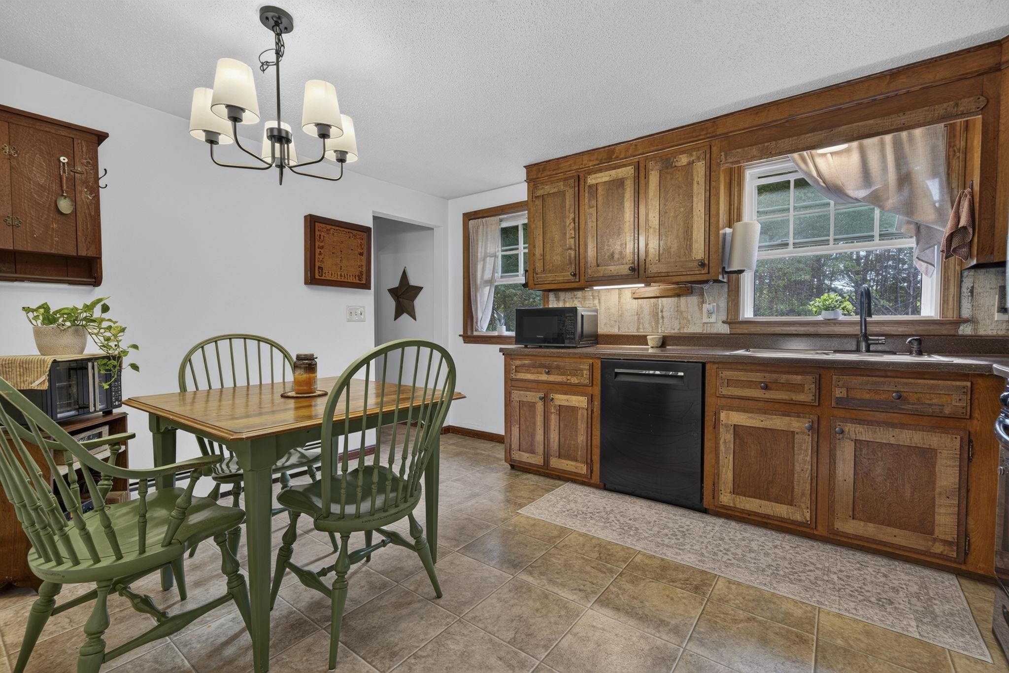 19 Level Street Property Photo 8