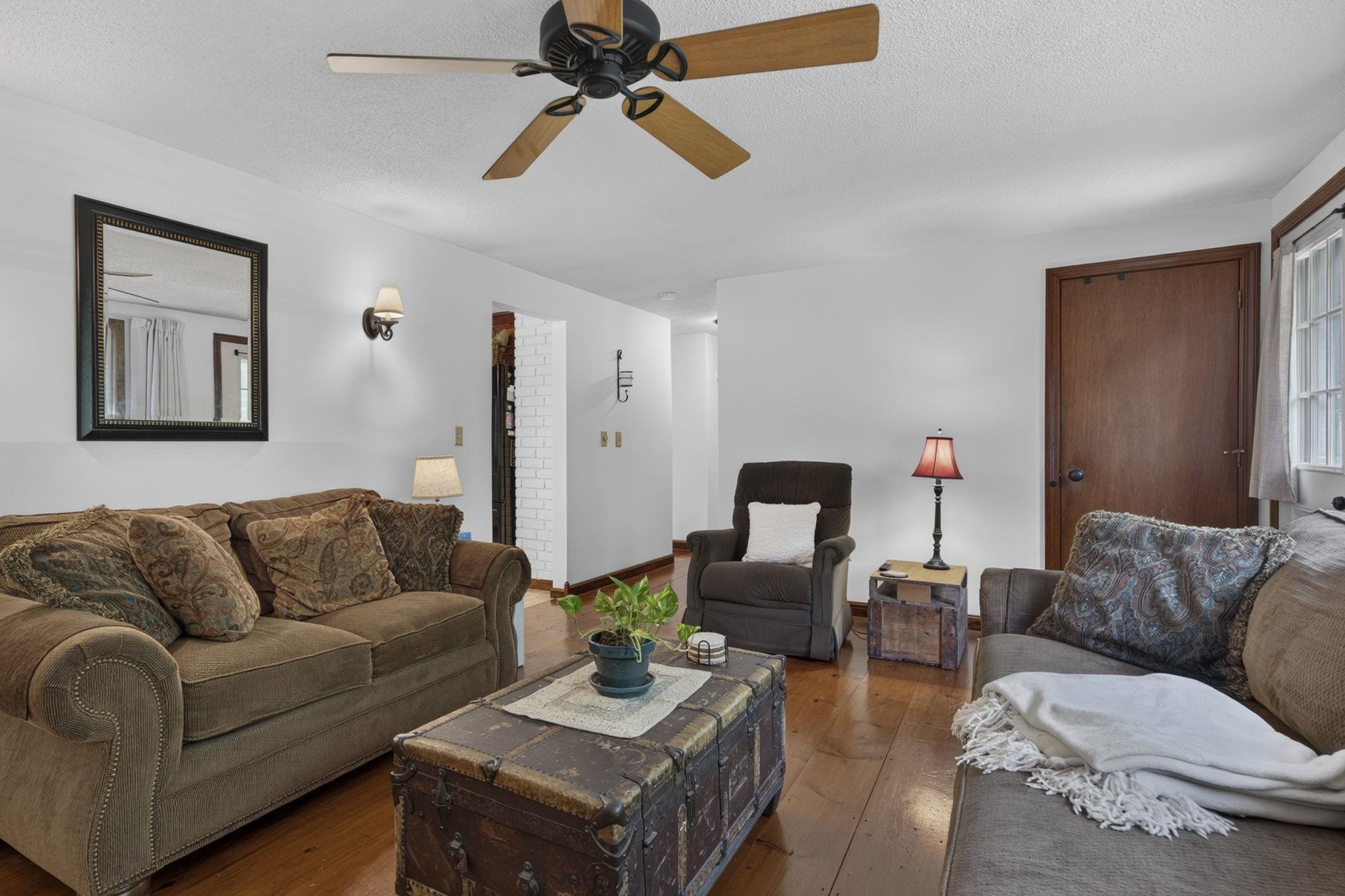 19 Level Street Property Photo 10