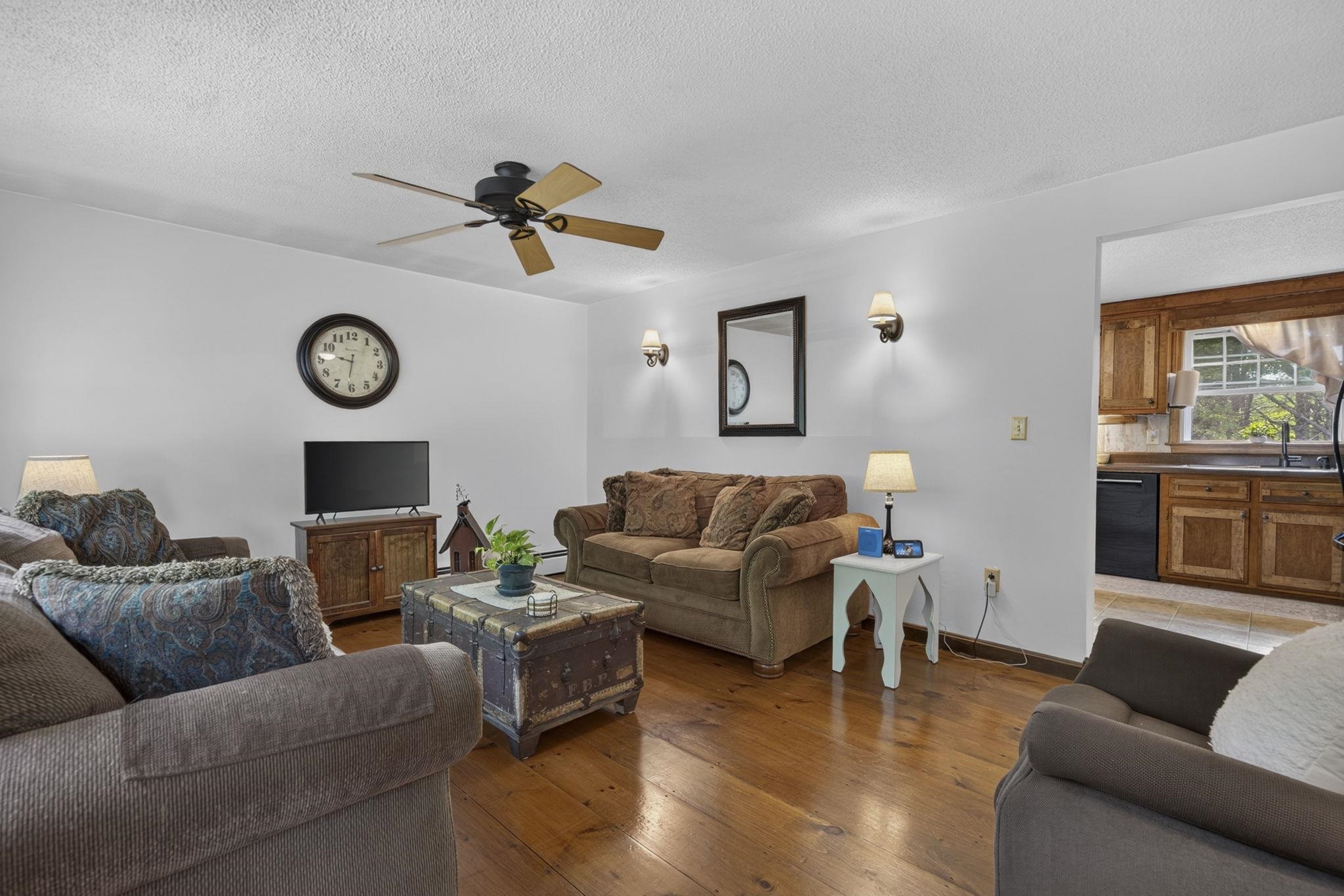 19 Level Street Property Photo 12