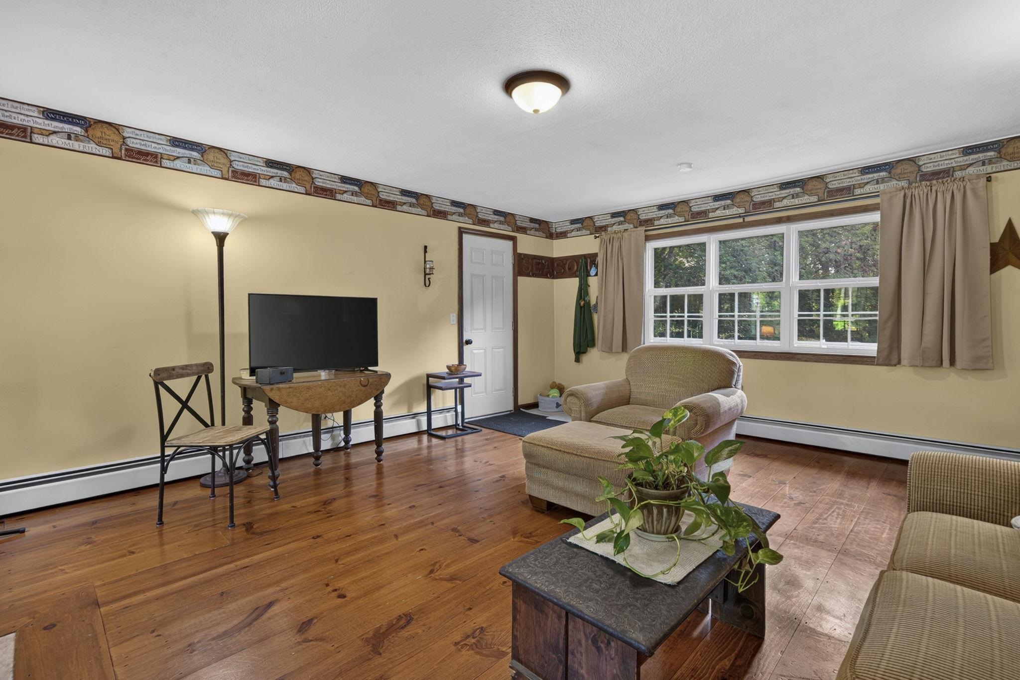 19 Level Street Property Photo 13