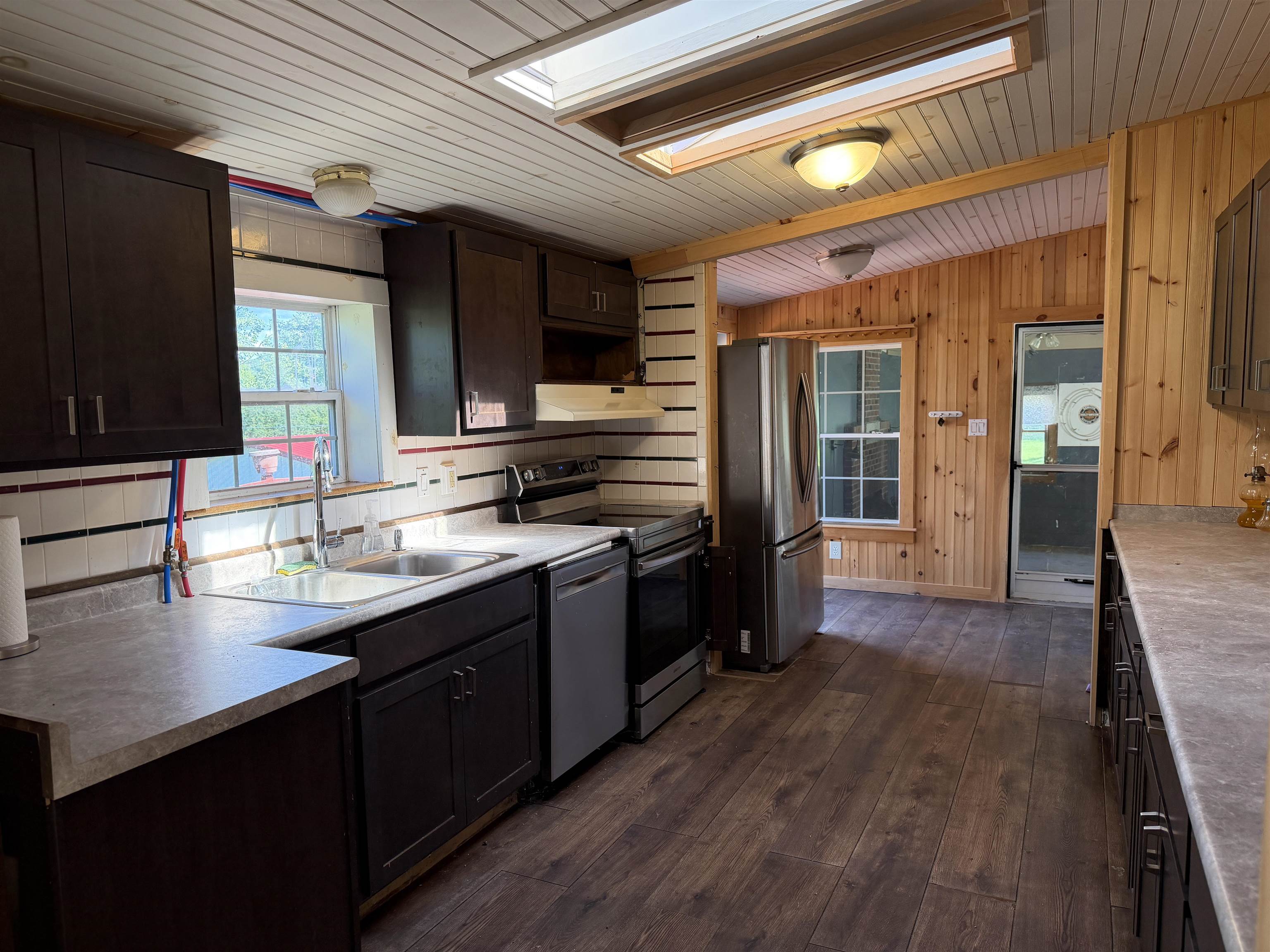 881 Orchard Drive Property Photo 7