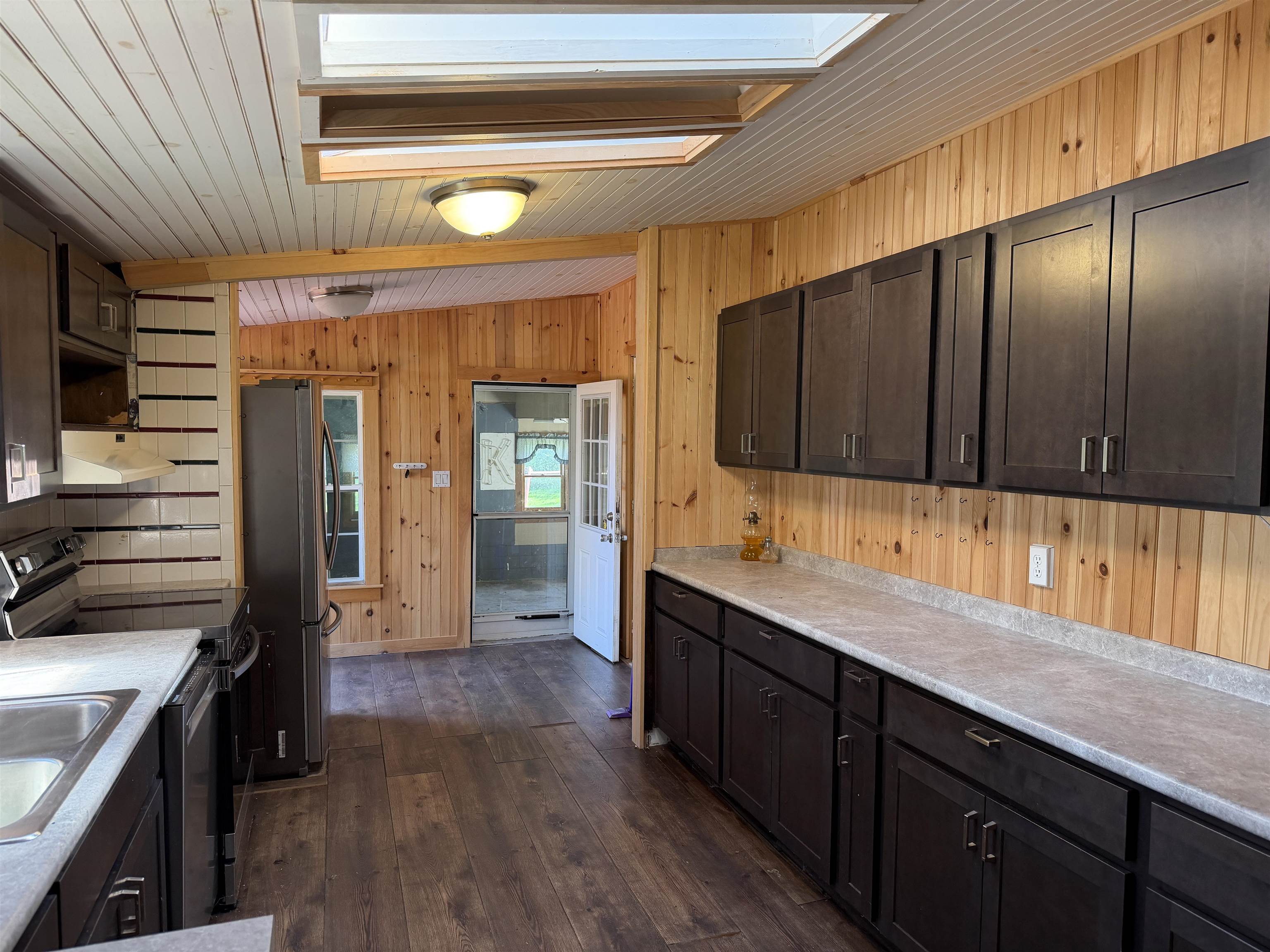881 Orchard Drive Property Photo 12