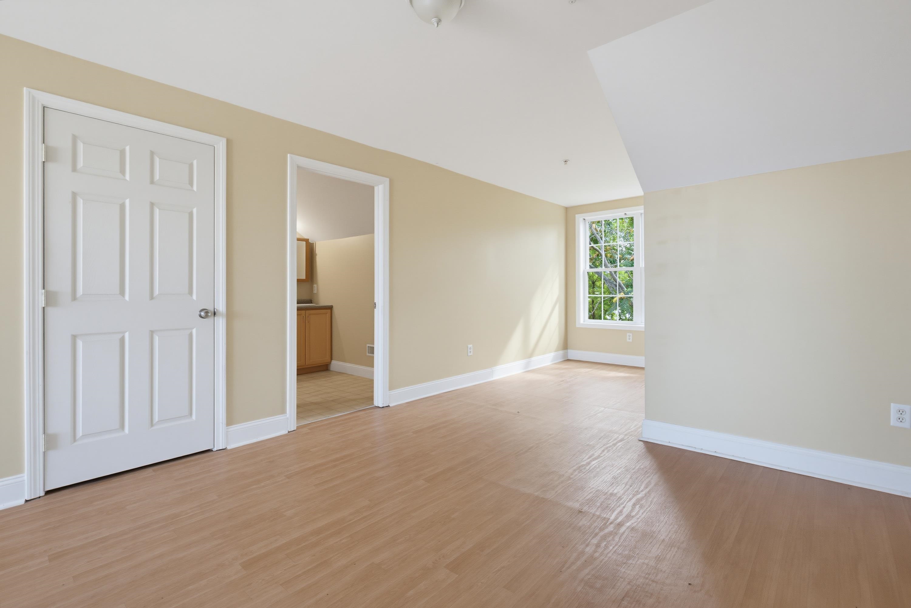 101 Maple Street Property Photo 32