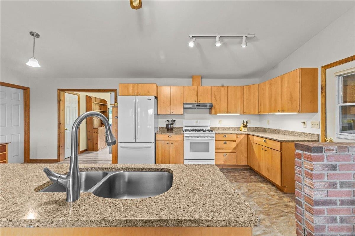4214 East Sheldon Road Property Photo 11